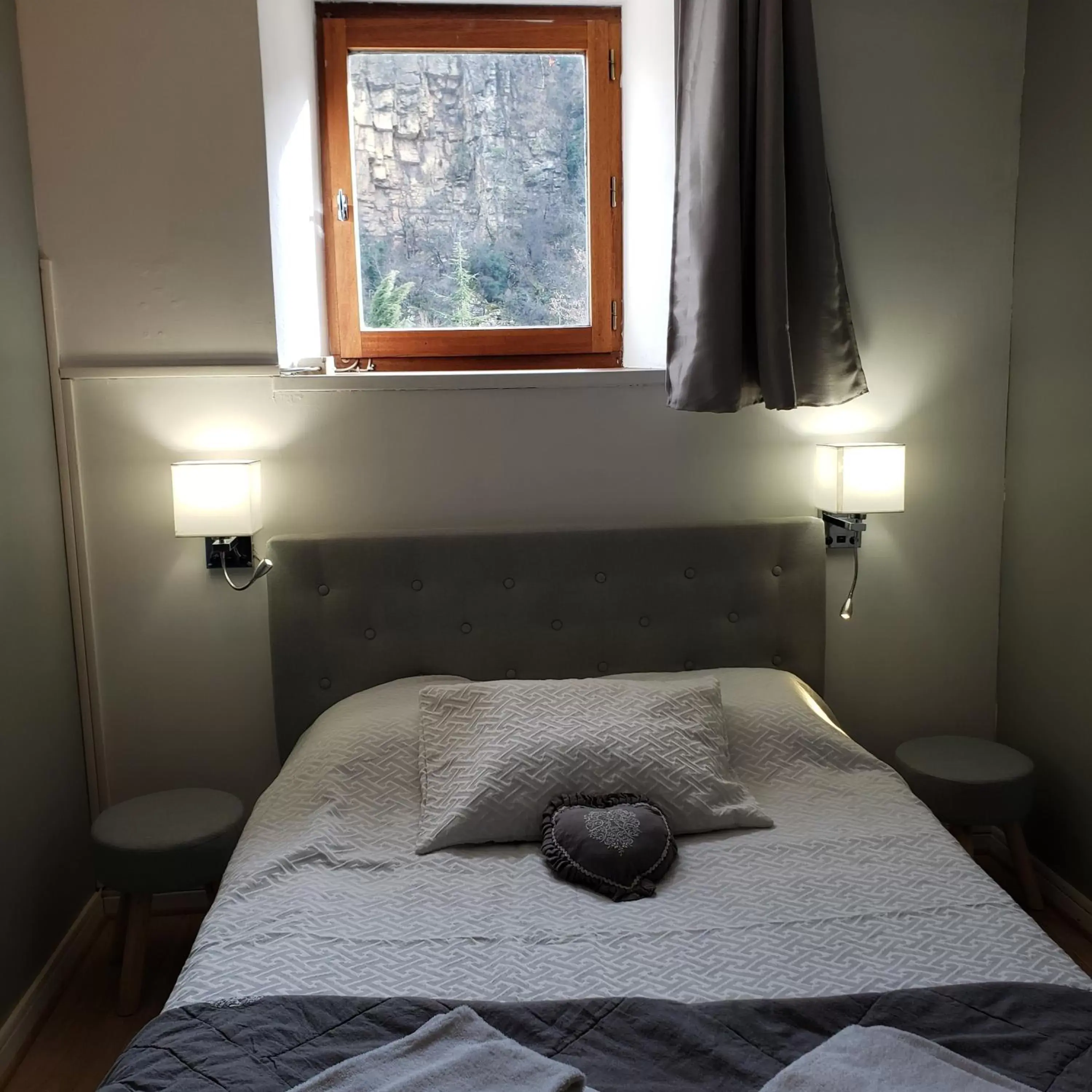 Bed in Le Moulin D'onclaire Camping et chambres d'hôtes
