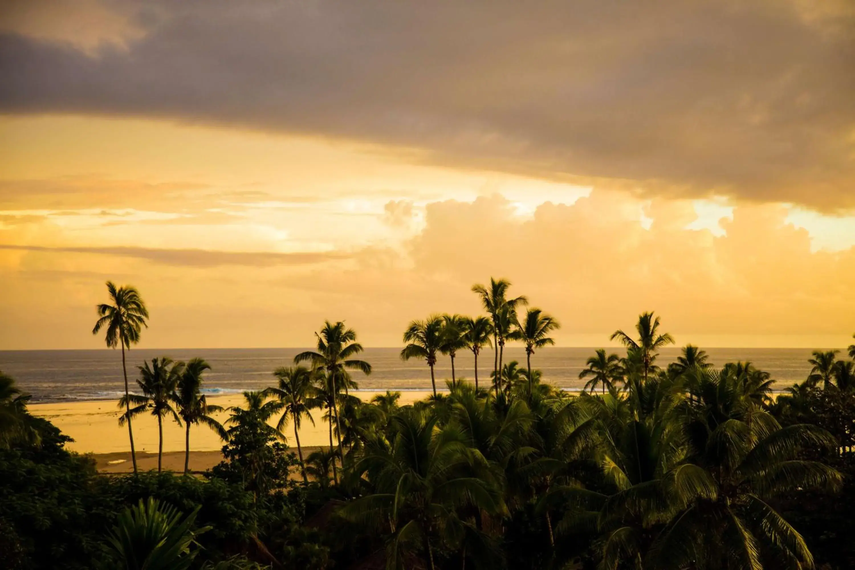 Beach, Sunrise/Sunset in Outrigger Fiji Beach Resort