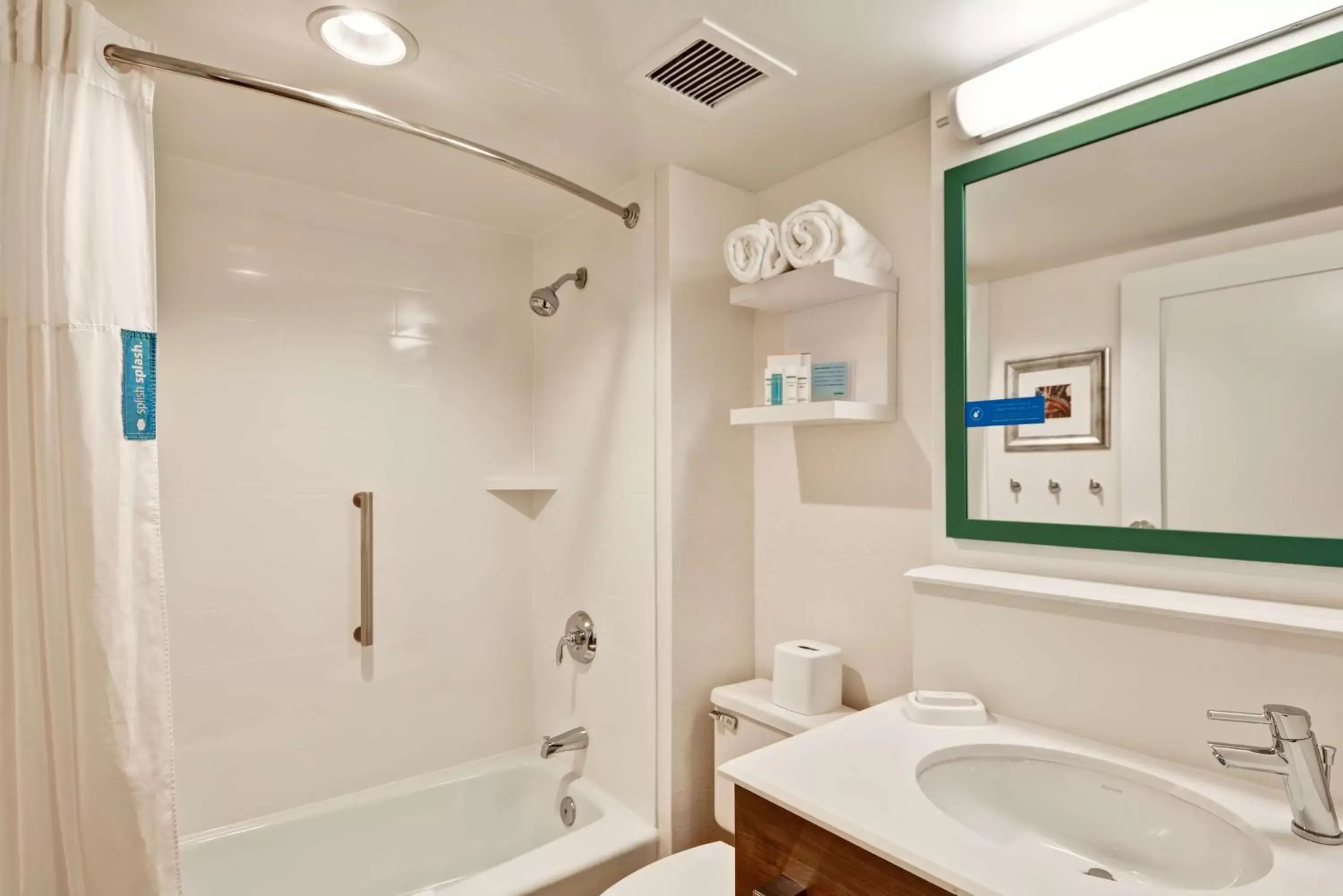 Bathroom in Hampton Inn by Hilton Milford