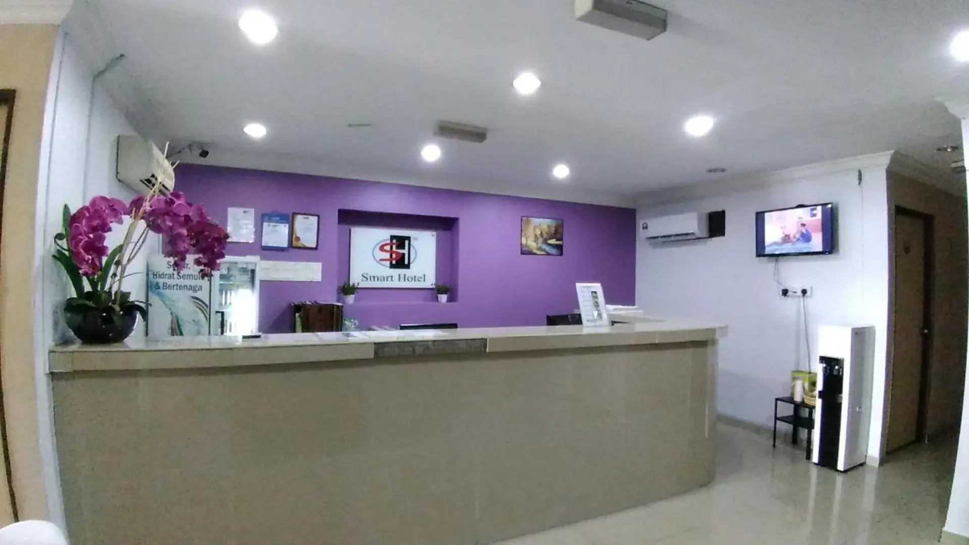 Lobby/Reception in Smart Hotel Shah Alam Seksyen 15