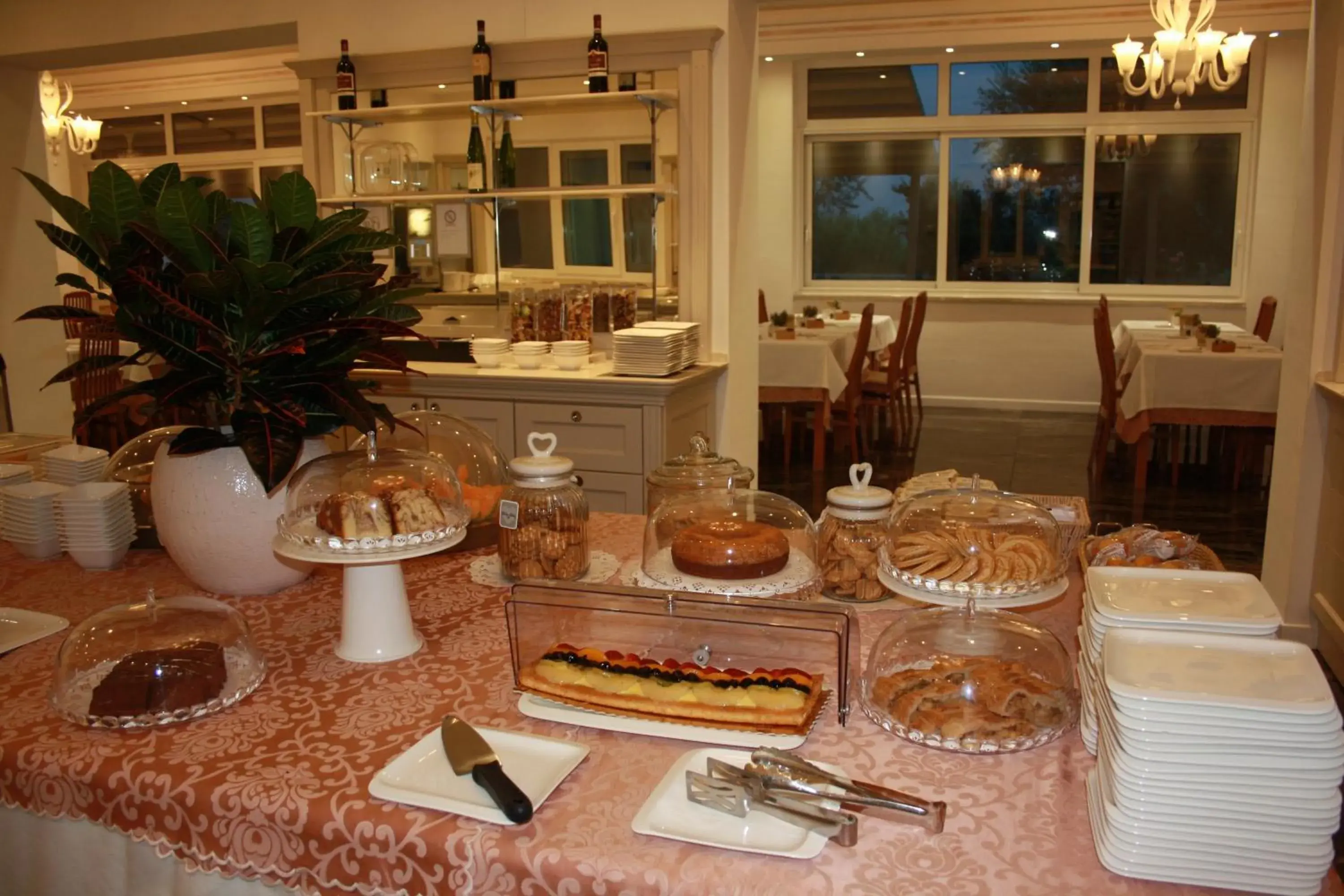 Continental breakfast, Restaurant/Places to Eat in Villa Paradiso Suite