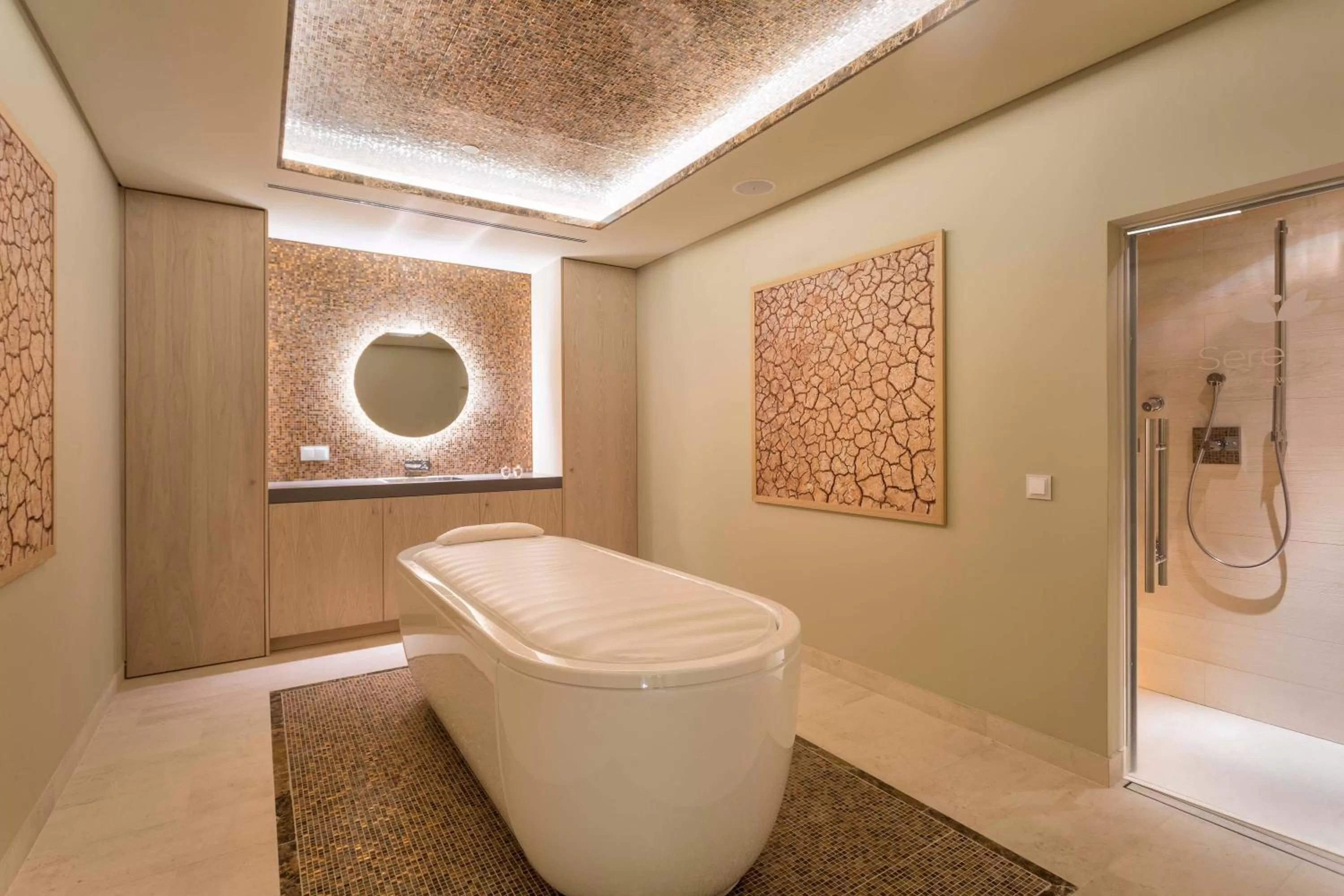 Massage in Pine Cliffs Gardens