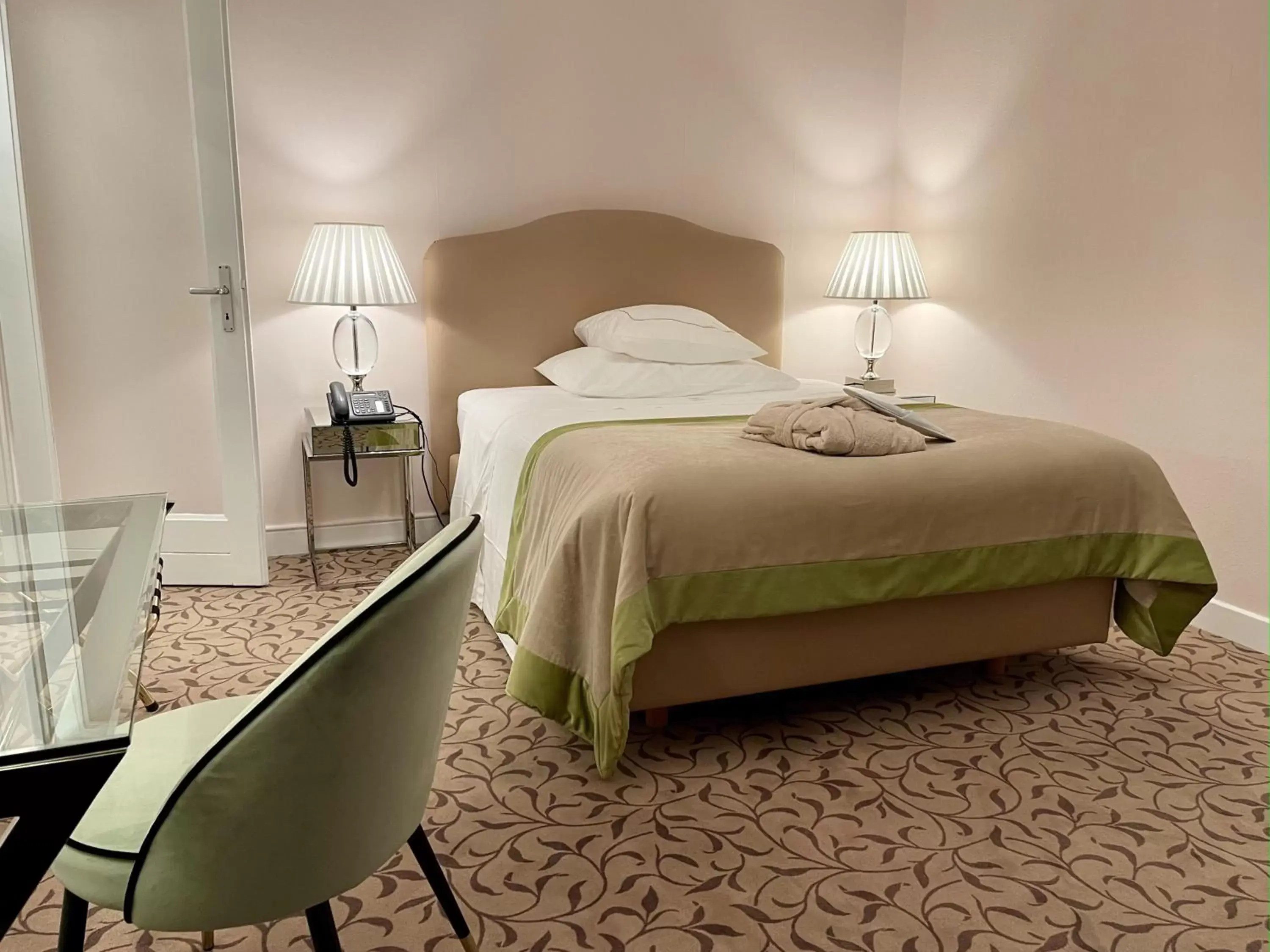 Bed in Hotel Adriatica