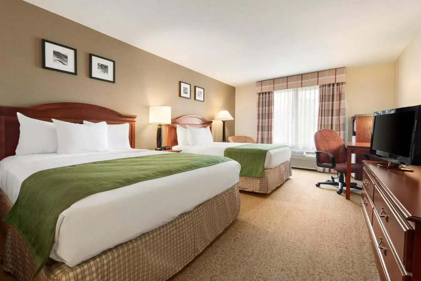 Bedroom in Country Inn & Suites by Radisson, Paducah, KY