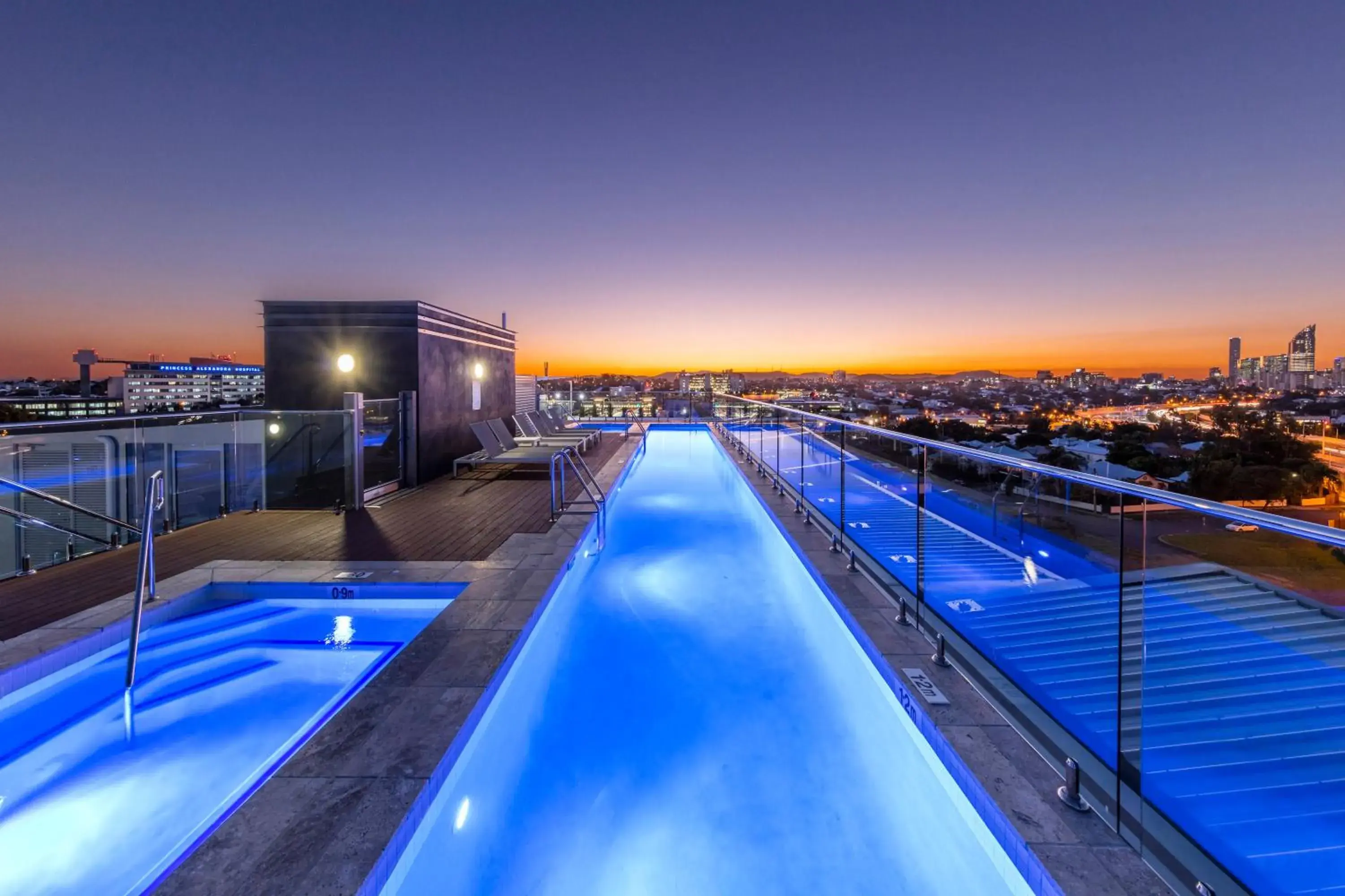 City view, Swimming Pool in Oaks Brisbane Woolloongabba Suites