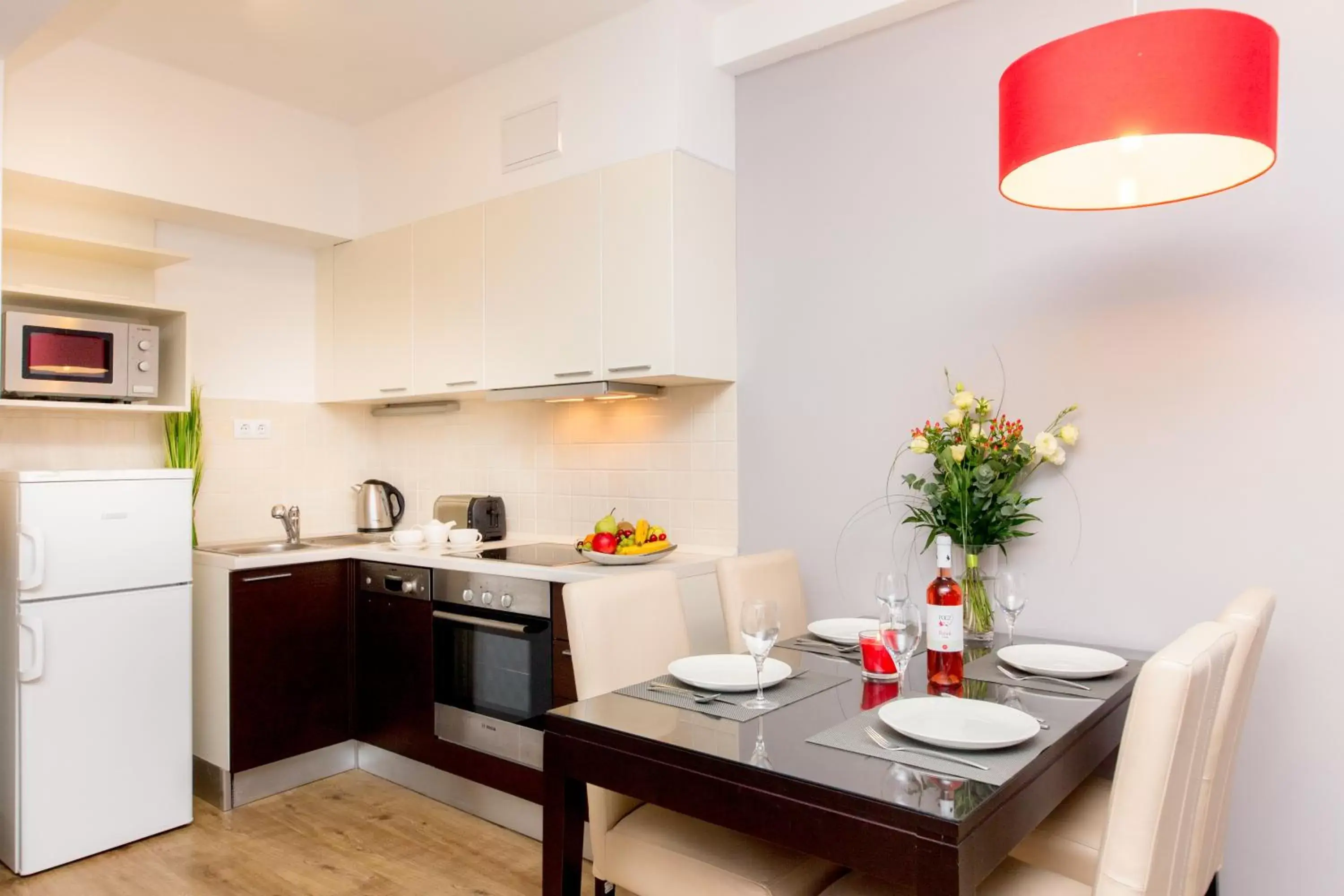 Kitchen or kitchenette, Kitchen/Kitchenette in Escala Hotel & Suites