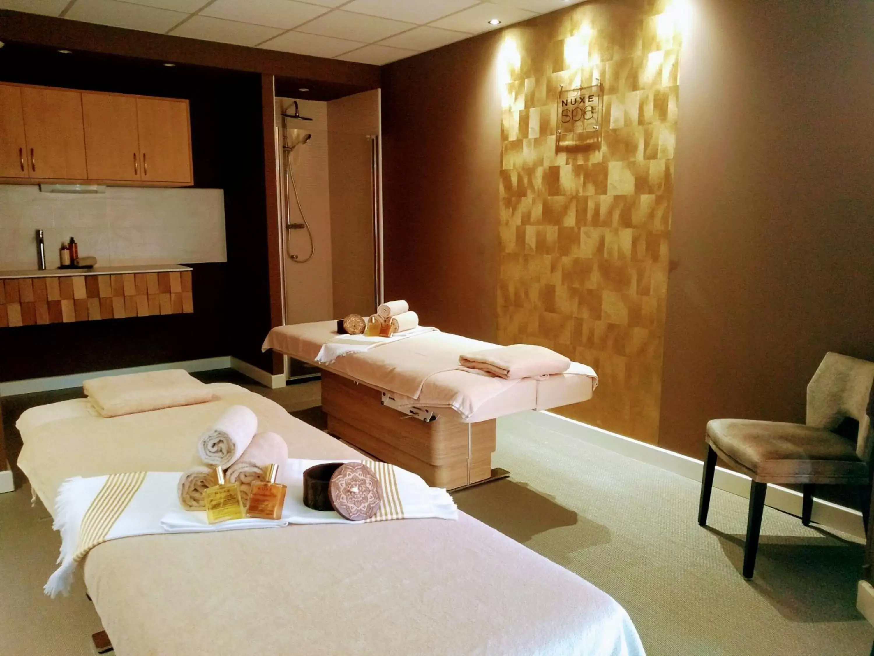 Massage in Le Diana Hôtel & Spa NUXE