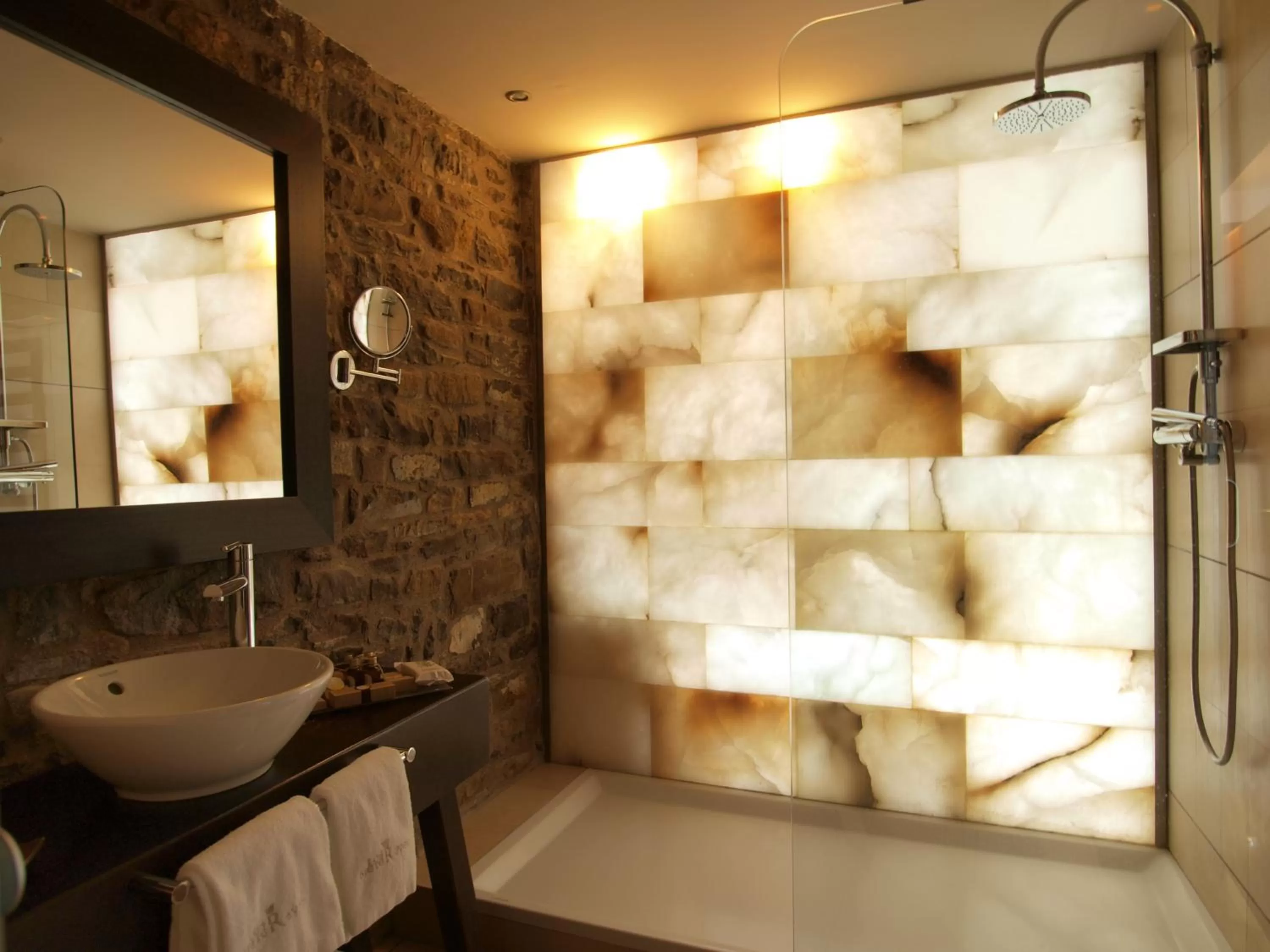 Shower in Los Siete Reyes