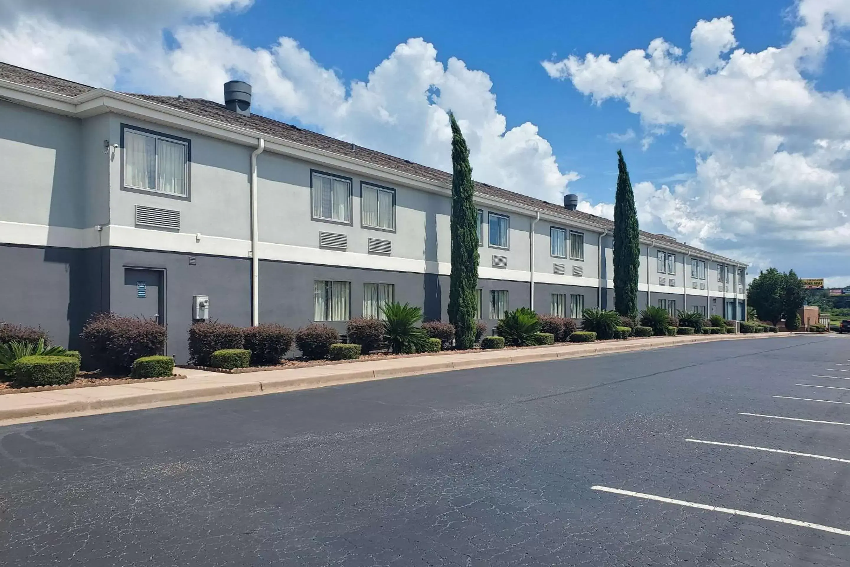 Property Building in Quality Inn Prattville I-65