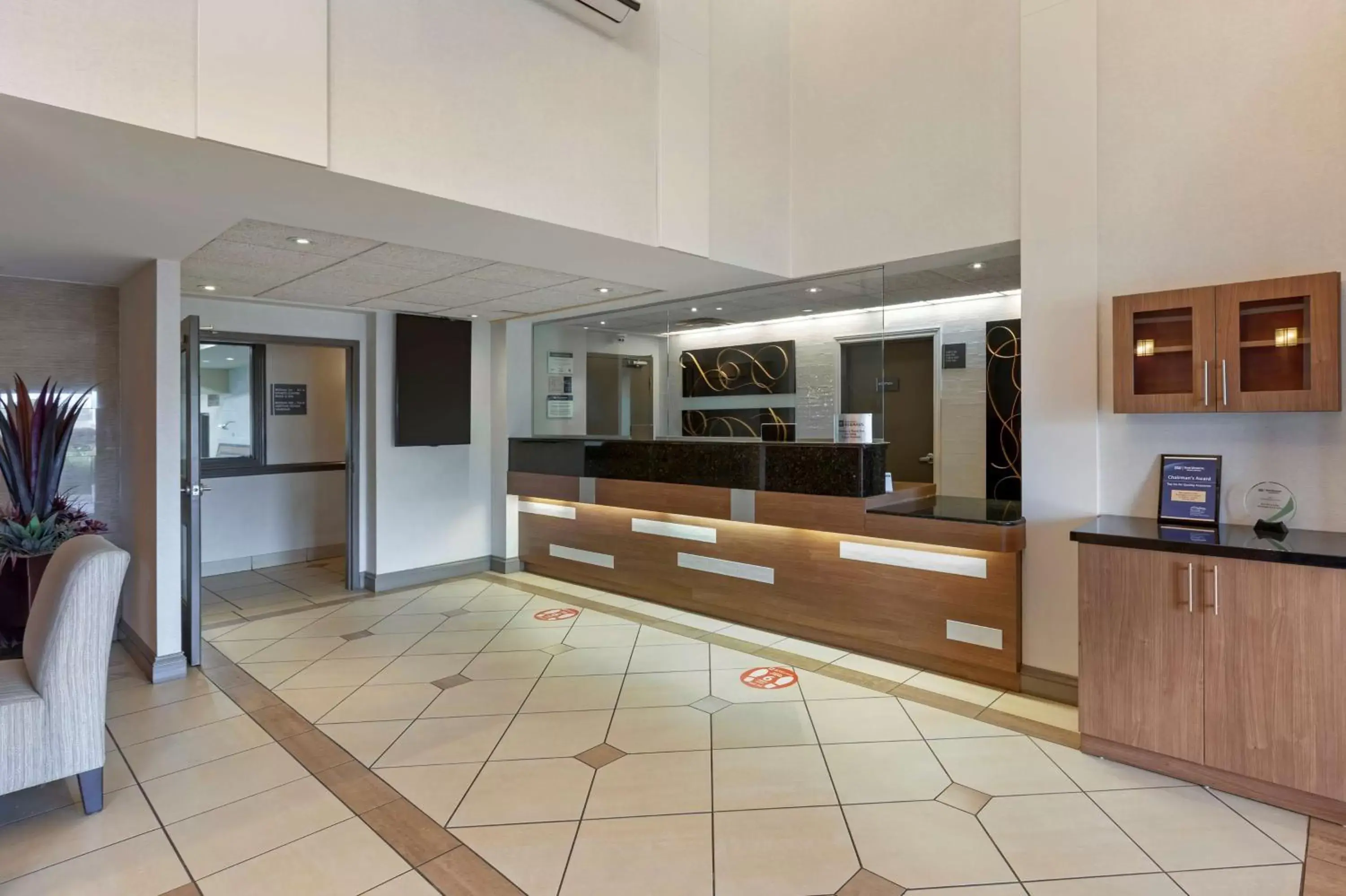 Lobby or reception, Lobby/Reception in Best Western Plus Burlington Inn & Suites