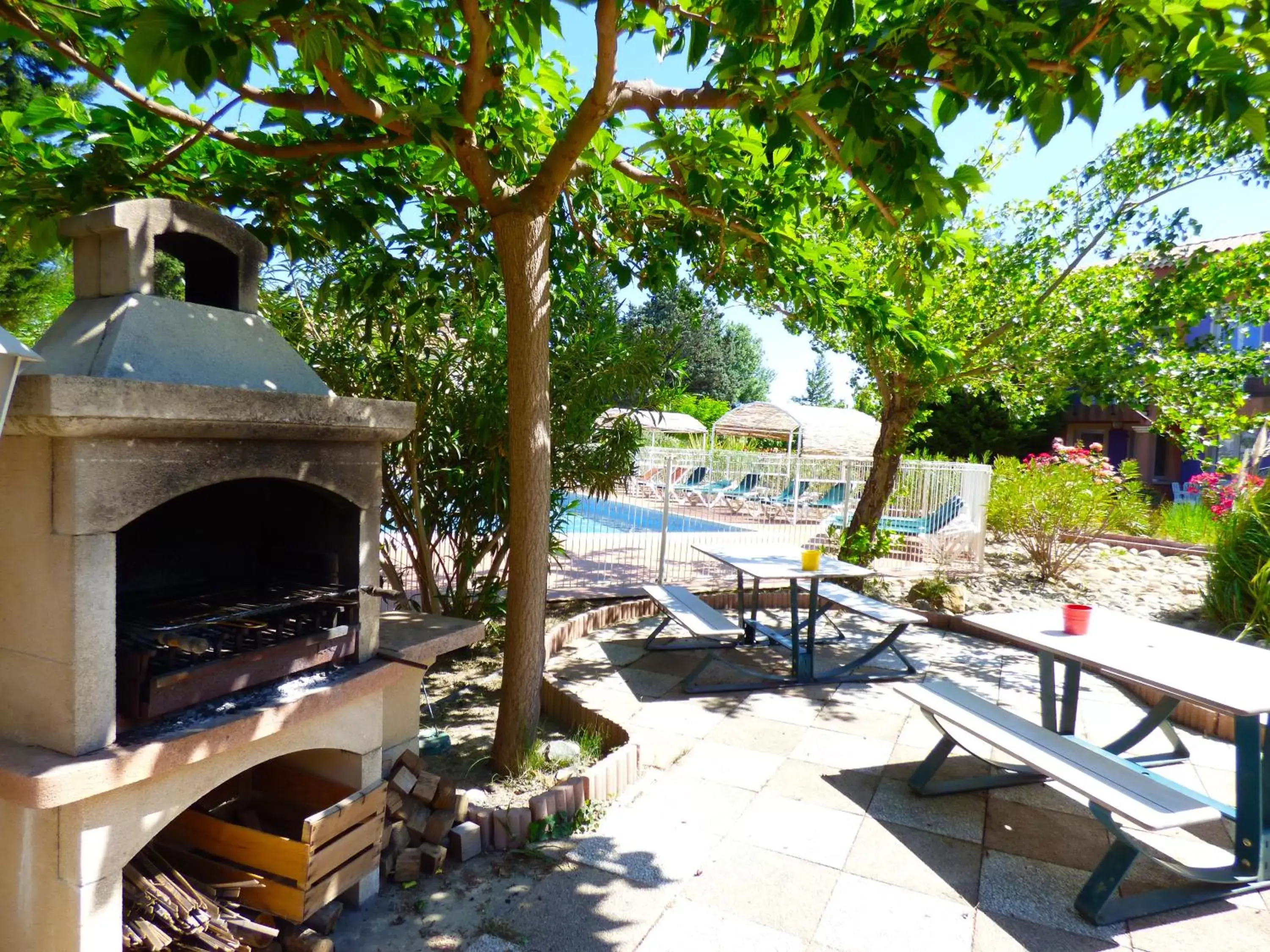 BBQ Facilities in Appart'Hotel Festival Sud Aqua - Avignon TGV