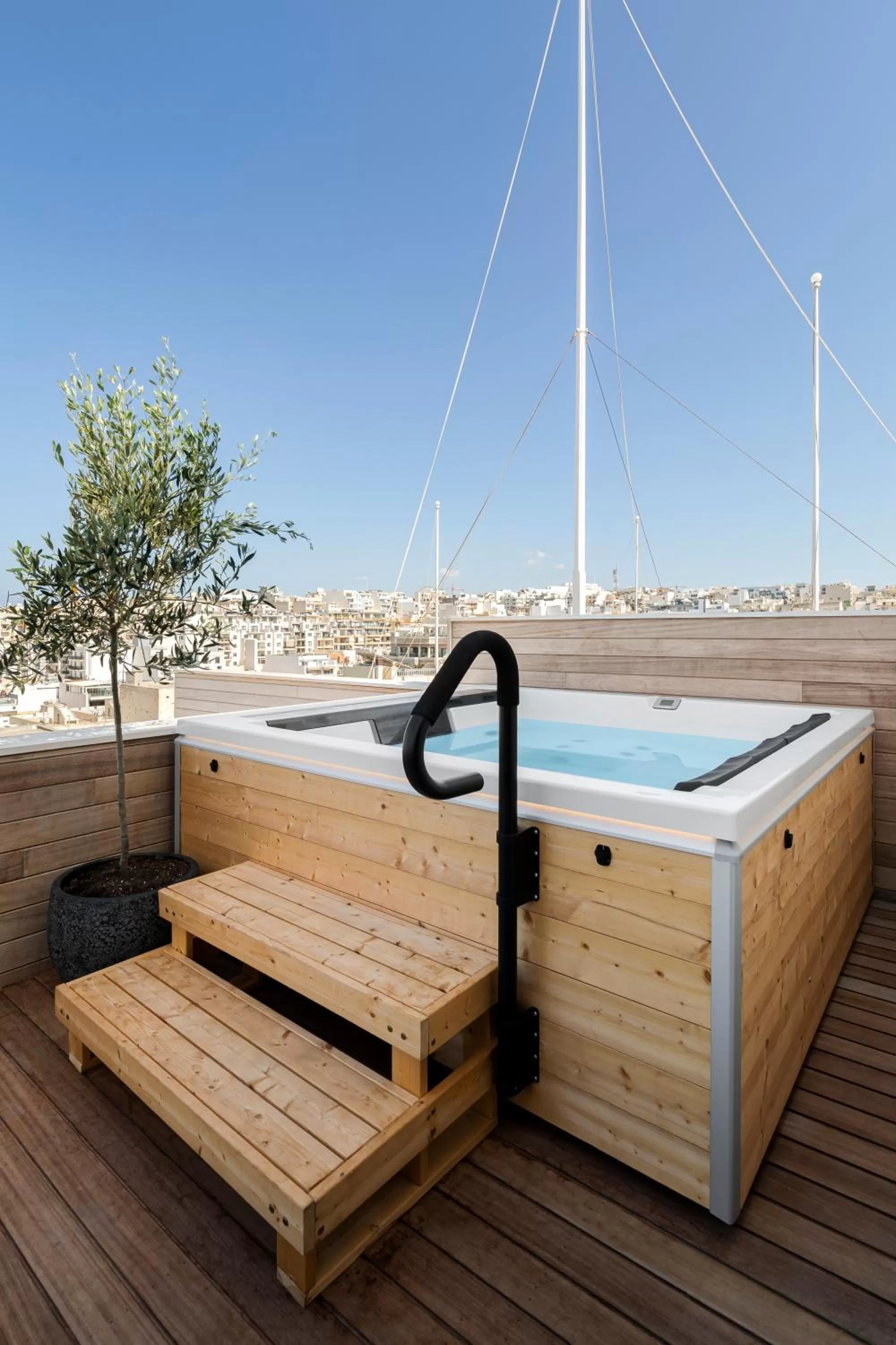 Hot Tub in Lure Hotel & Spa - Adults Only