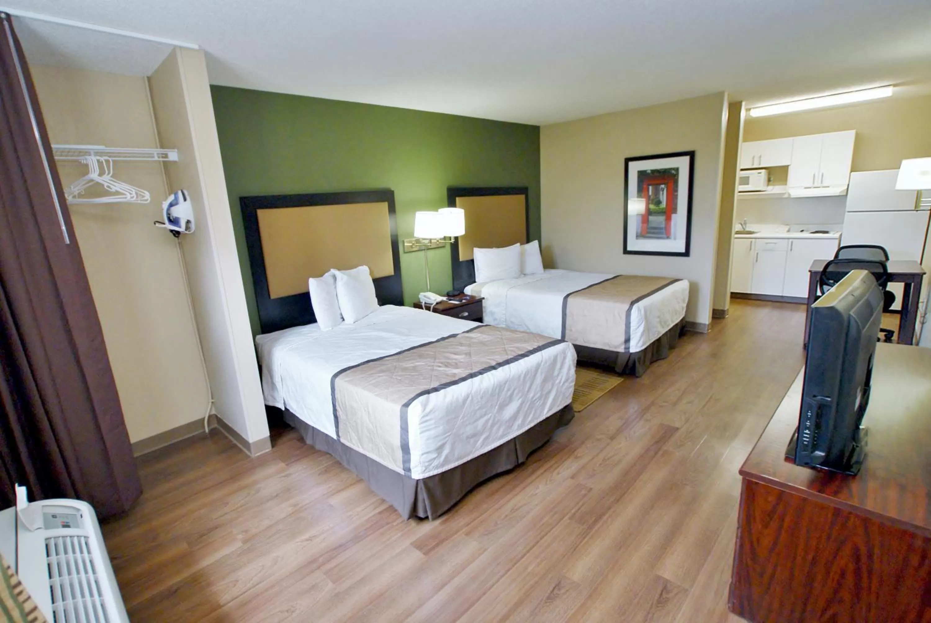 TV and multimedia, Bed in Extended Stay America Suites - Sacramento - Northgate