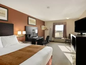 Business King Room - Non-Smoking in Super 8 by Wyndham Meadow Lake