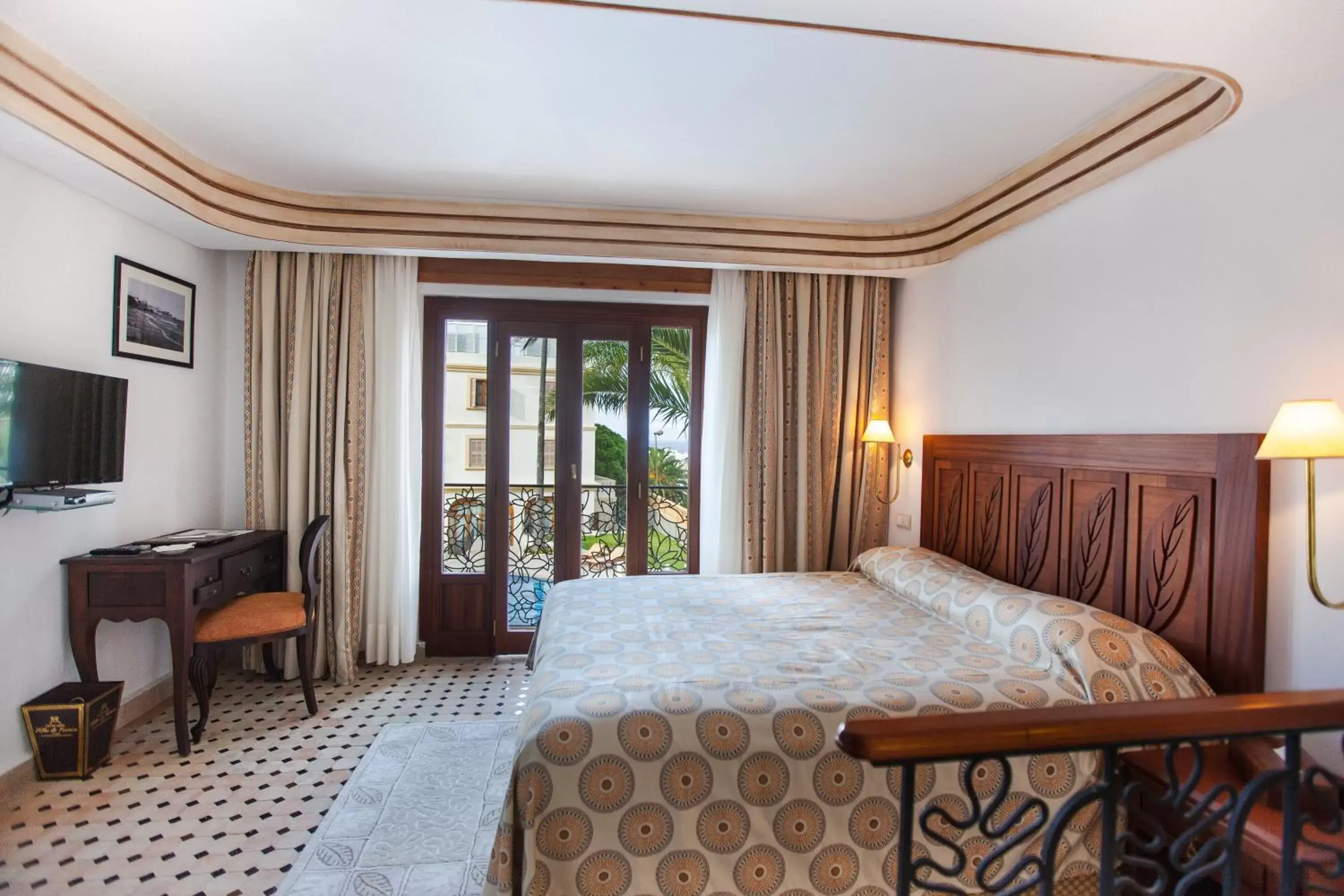 Bed, Room Photo in Grand Hotel Villa de France