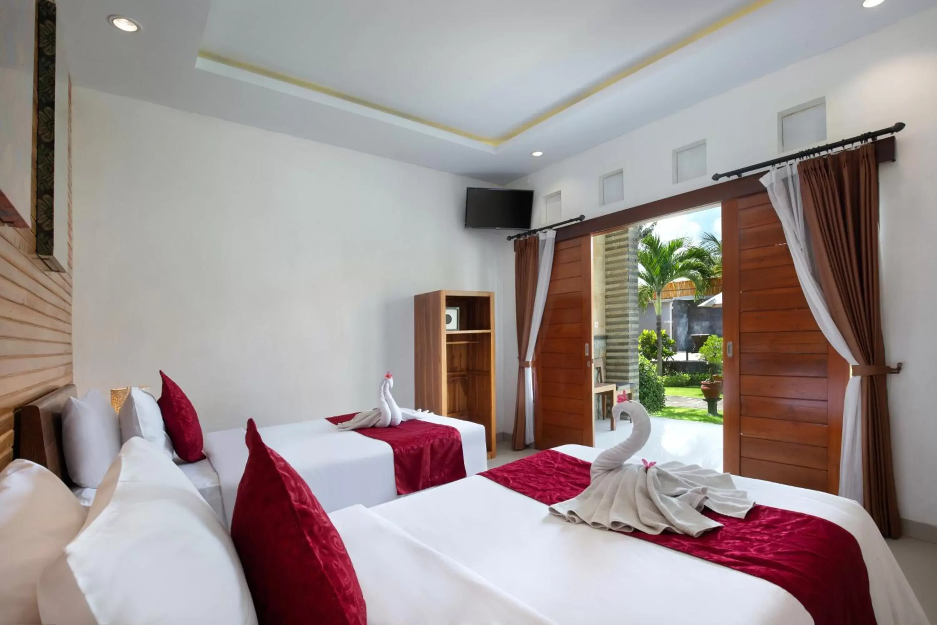 Deluxe Double or Twin Room with Pool View - Free Shuttle to Harbor in Hotel Arsa Santhi Nusa Penida Deluxe Double or Twin Room with Pool View - Free Shuttle to Harbor in Hotel Arsa Santhi Nusa Penida