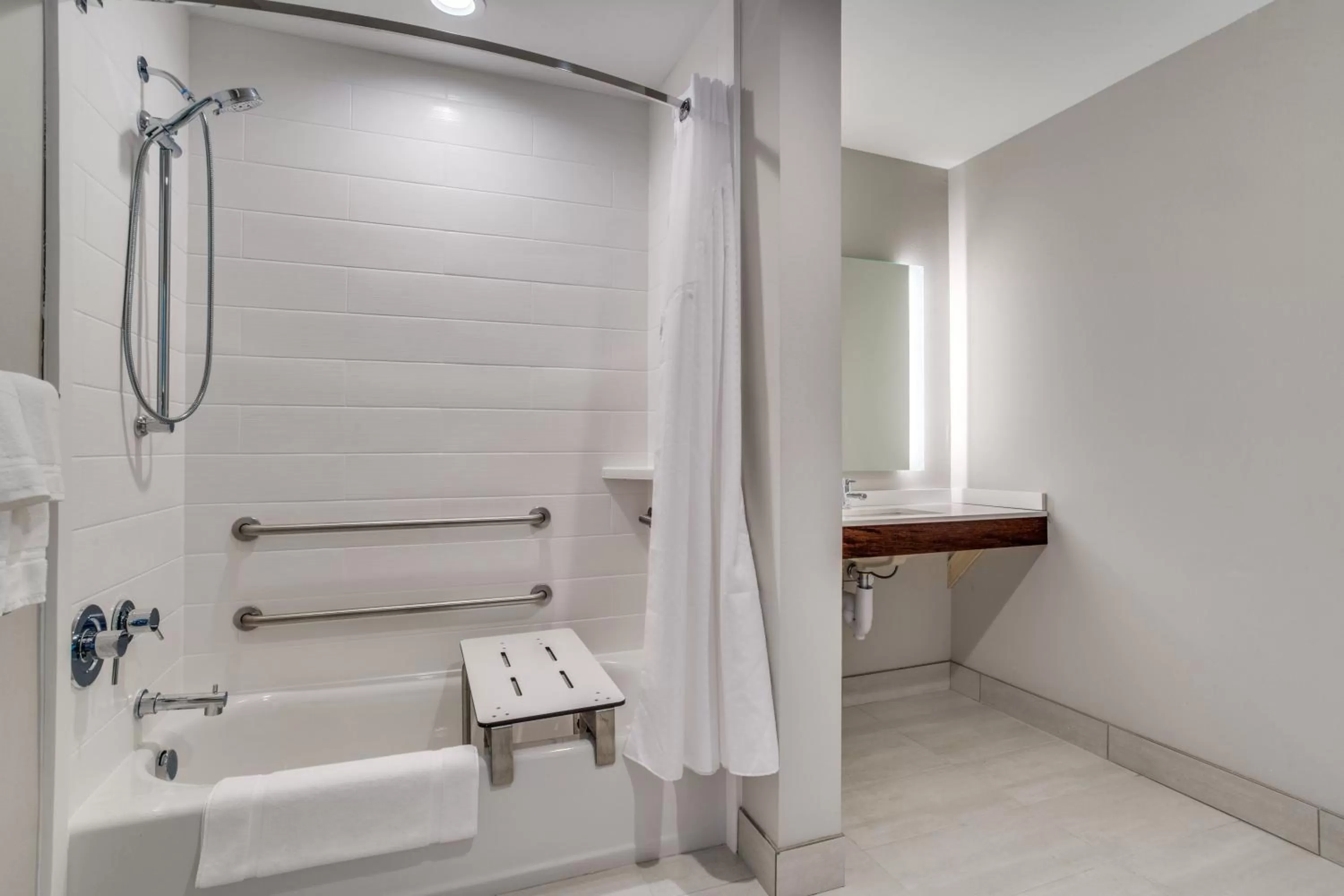 Bathroom in Holiday Inn Express & Suites - Denton South by IHG