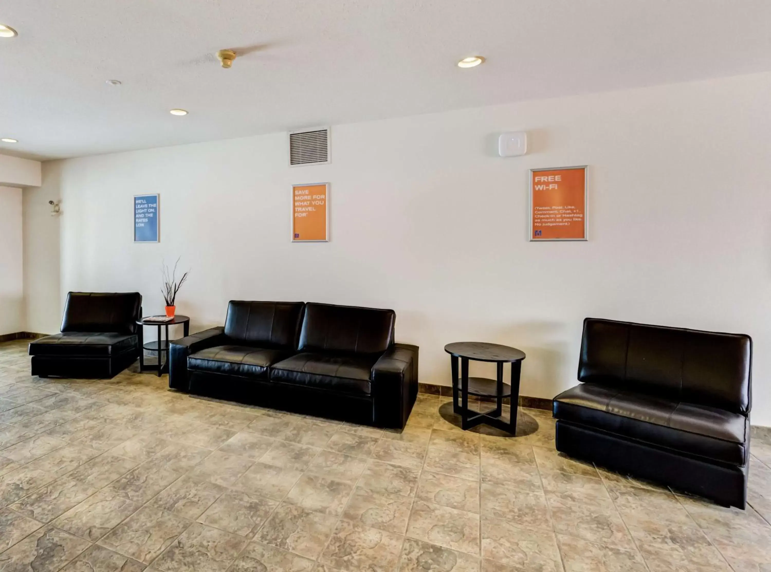 Lobby or reception, Lounge/Bar in Motel 6-Innisfail, AB