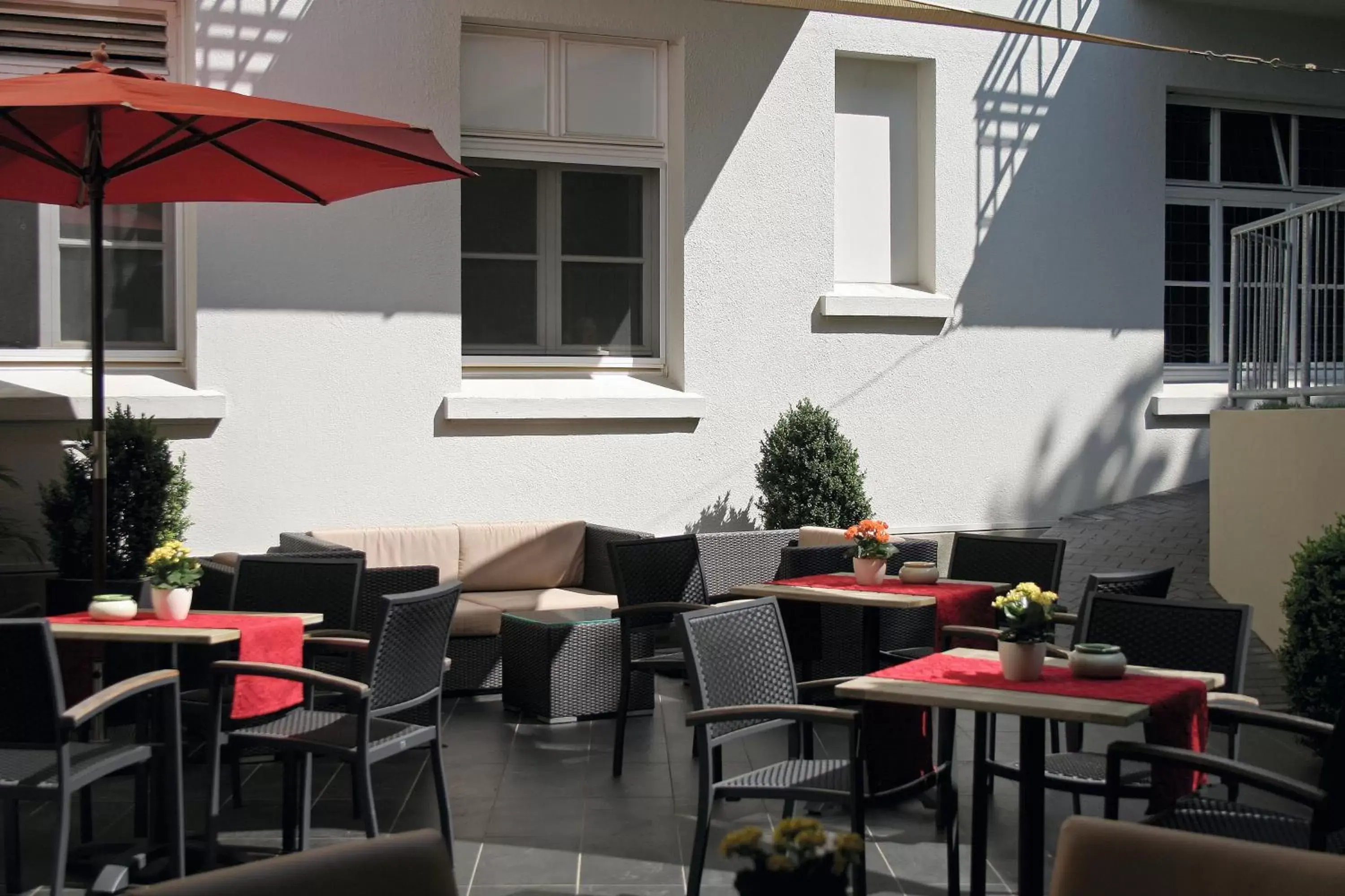 Patio, Restaurant/Places to Eat in Hotel Gräfrather Hof