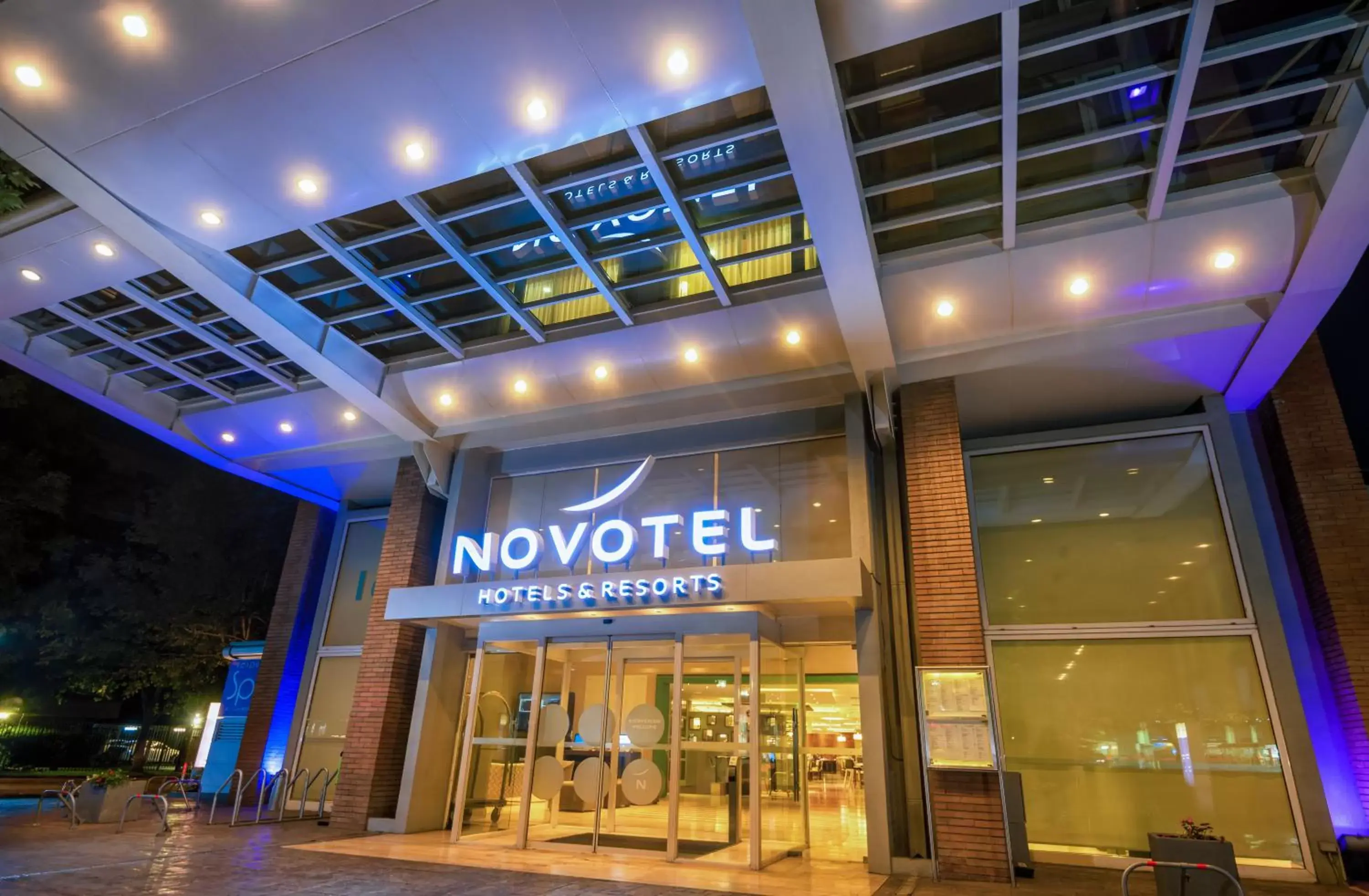 Facade/entrance in Novotel Santiago Vitacura