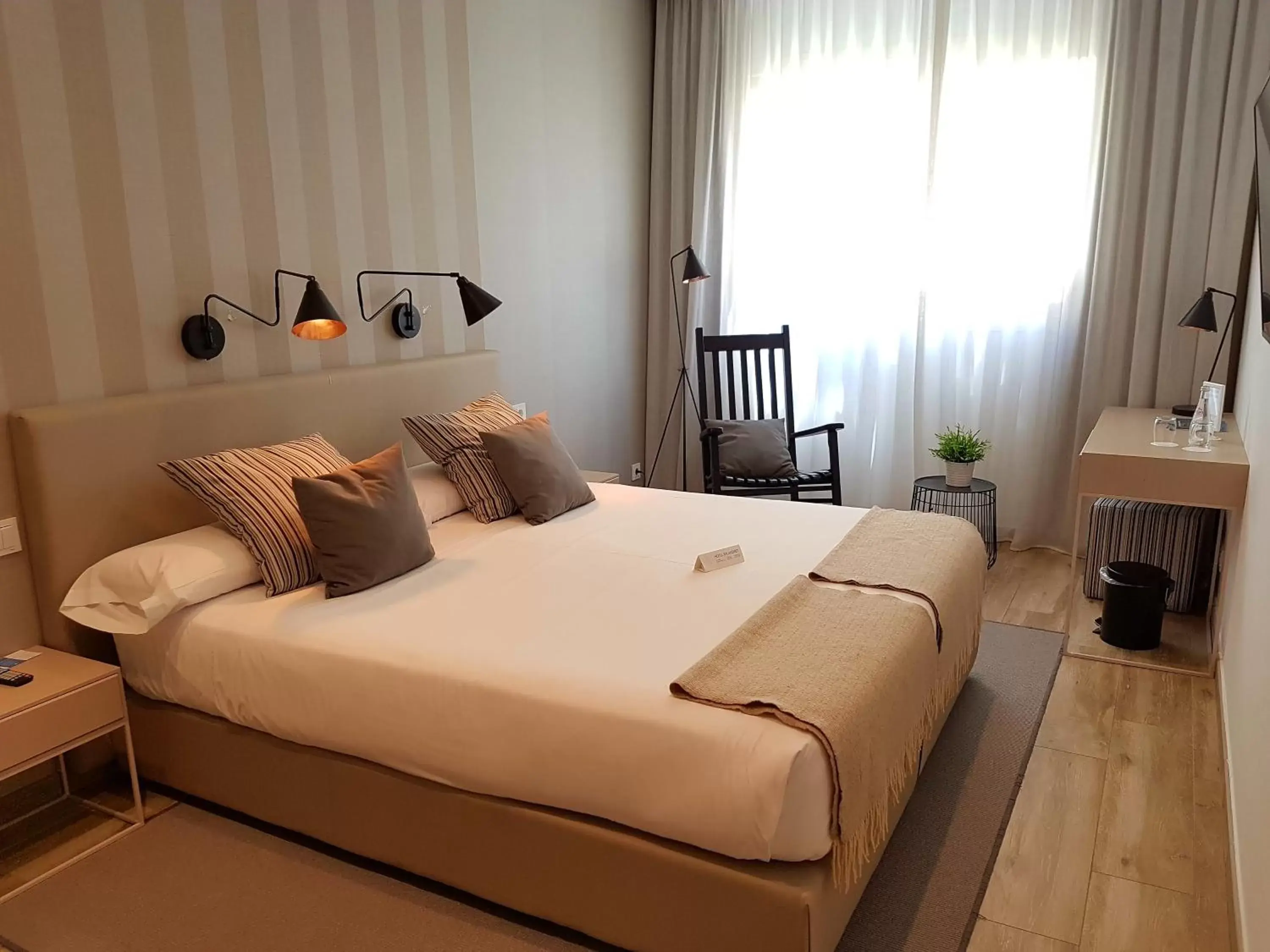 Food and drinks, Bed in Hotel Boutique Balandret