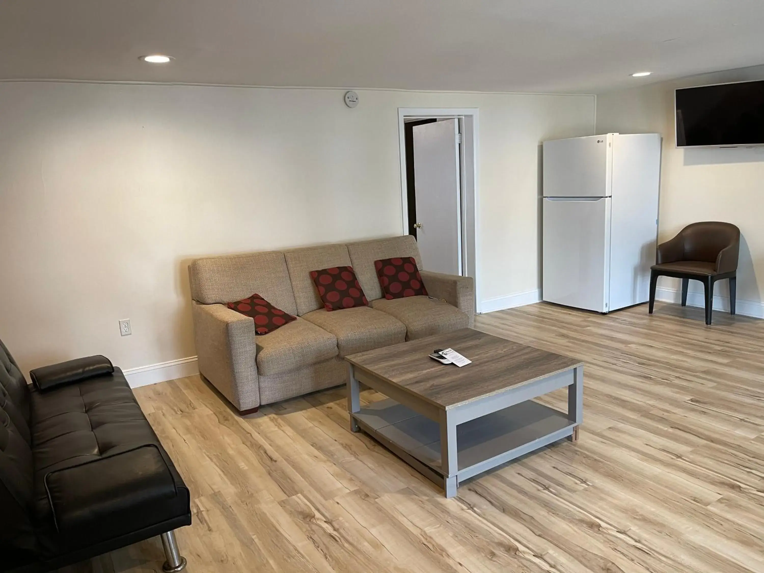 Seating Area in Wildwood Inn, a Travelodge by Wyndham