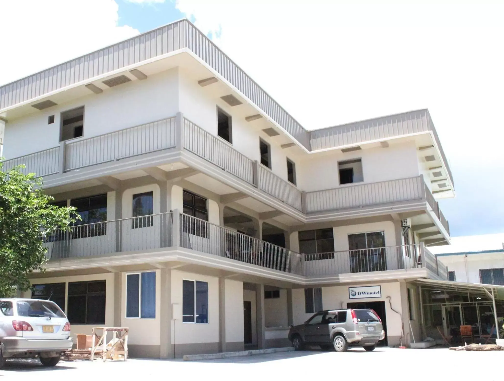 Facade/entrance in DW Motel Facade/entrance in DW Motel