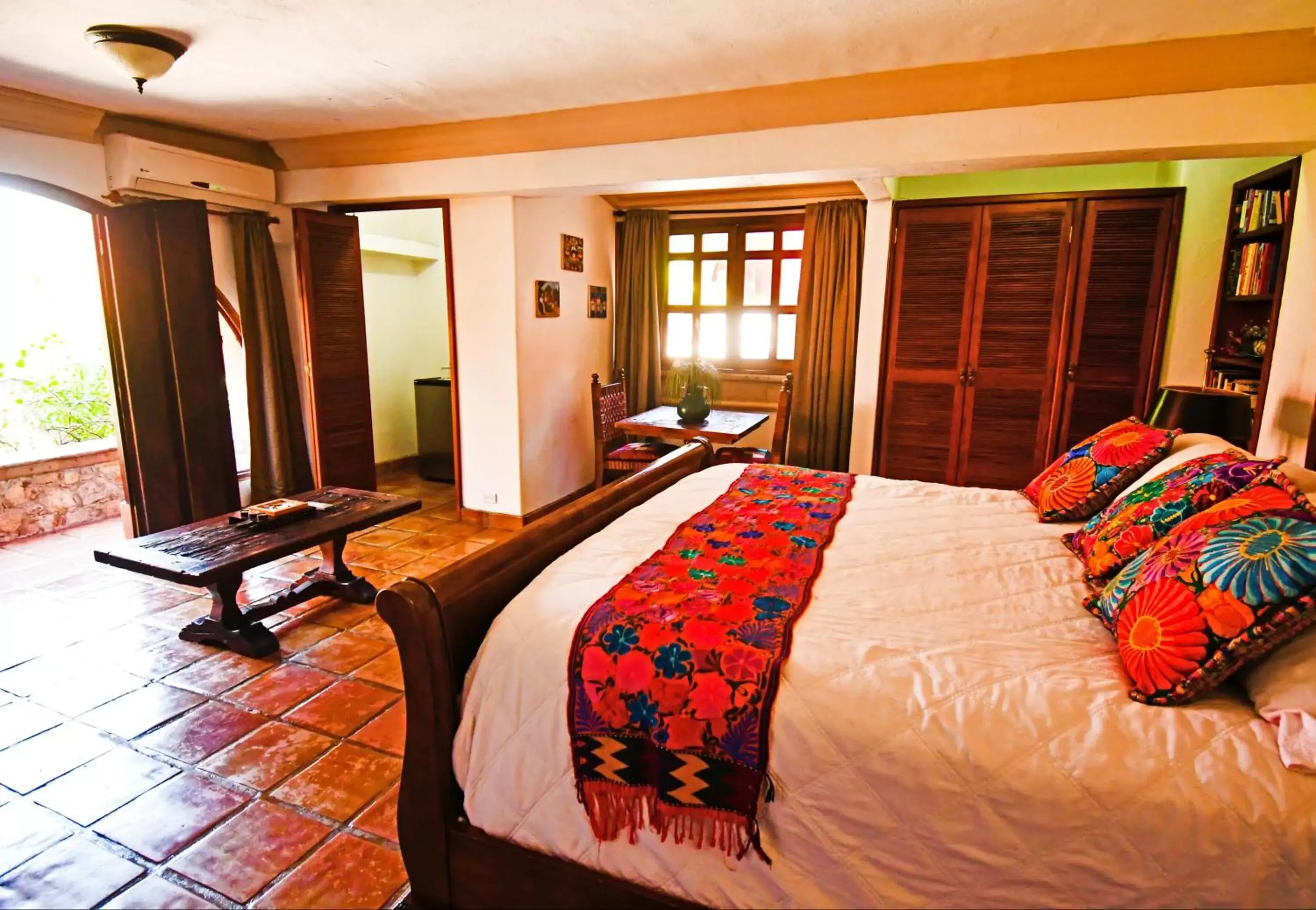 Bedroom, Bed in Collection O Casa Bella Hotel Boutique, Cabo San Lucas