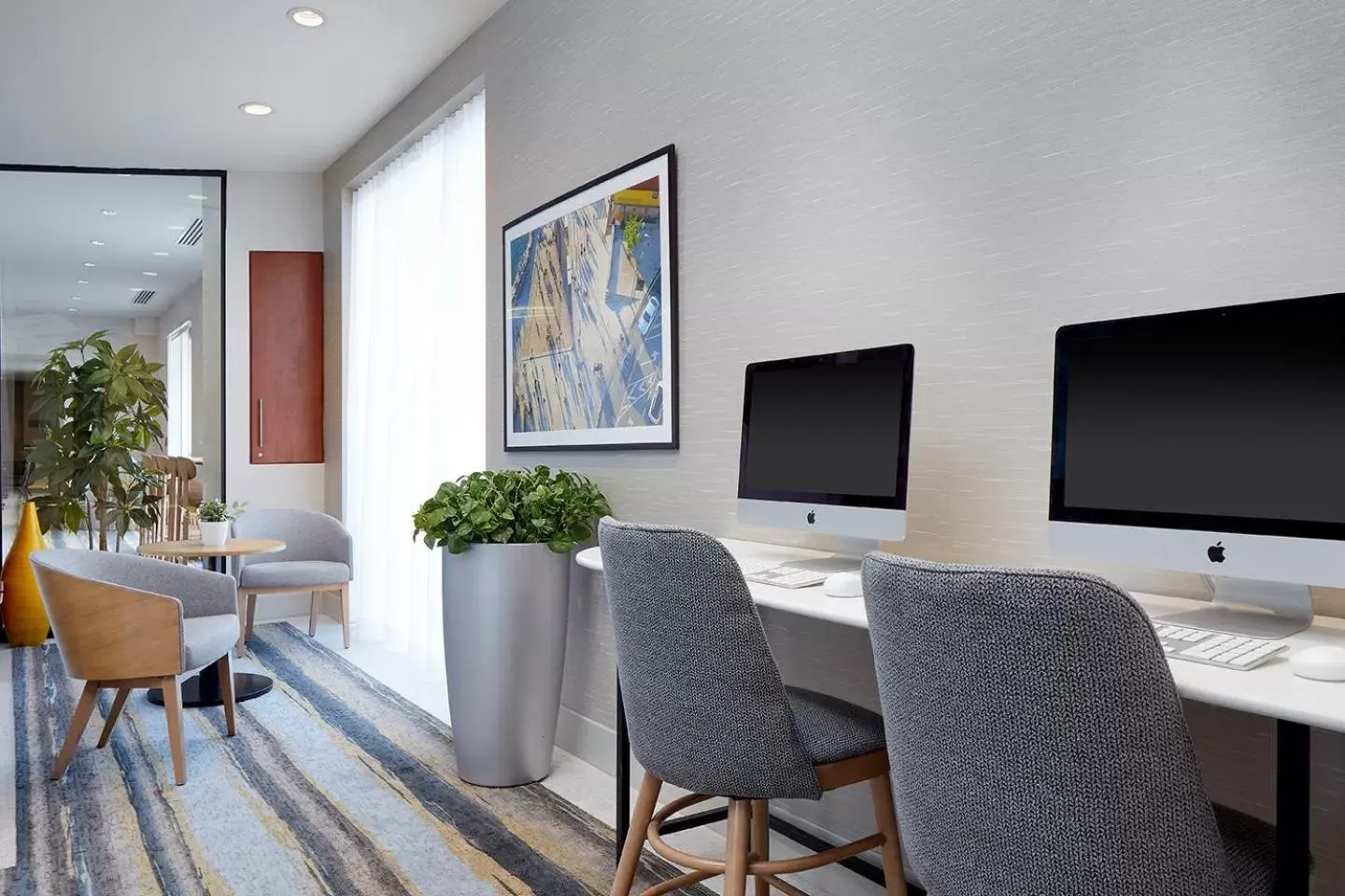 Business facilities in Holiday Inn & Suites Montreal Airport