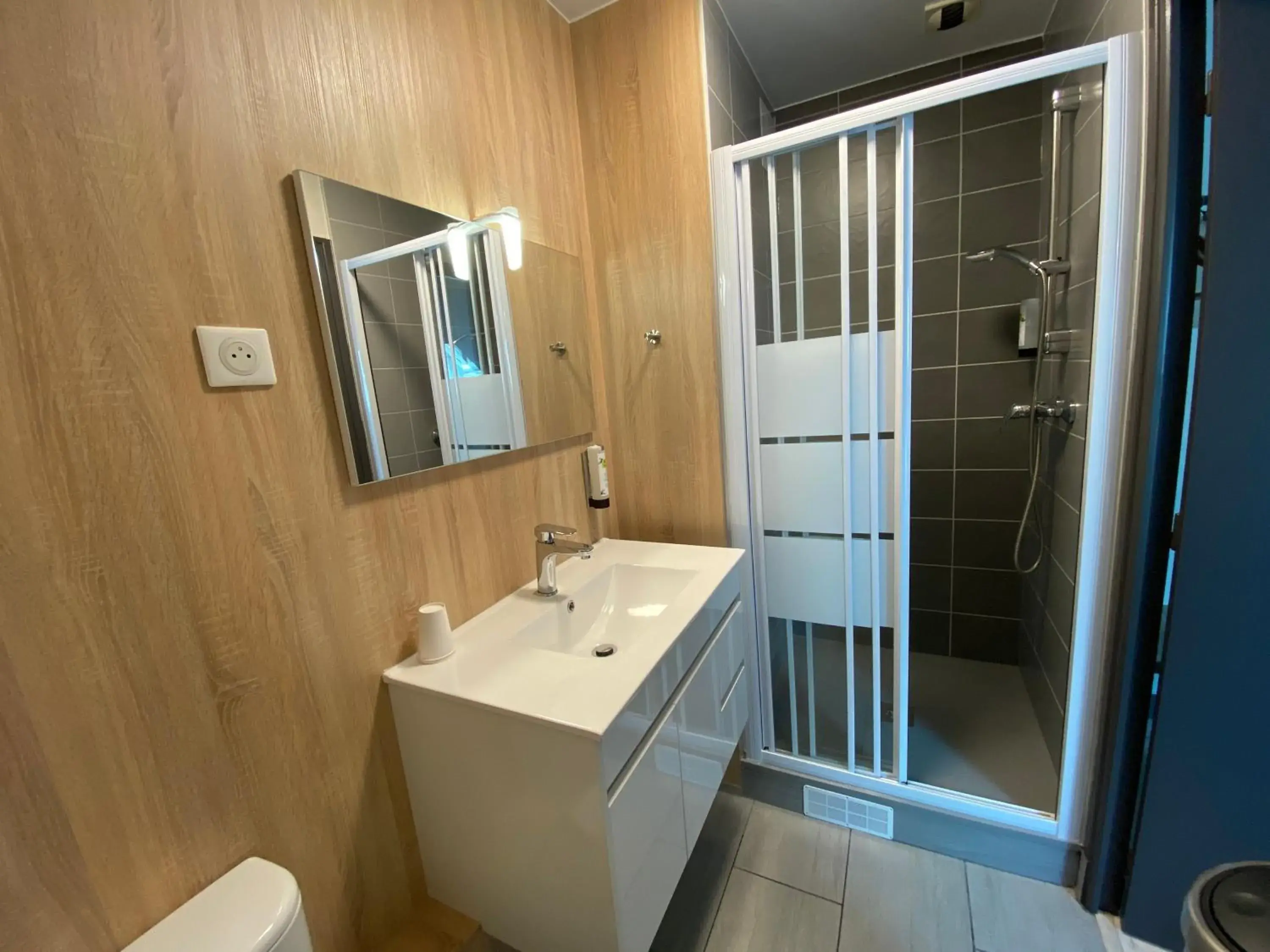 Bathroom in LOGIS - Hôtel Saint Nicolas
