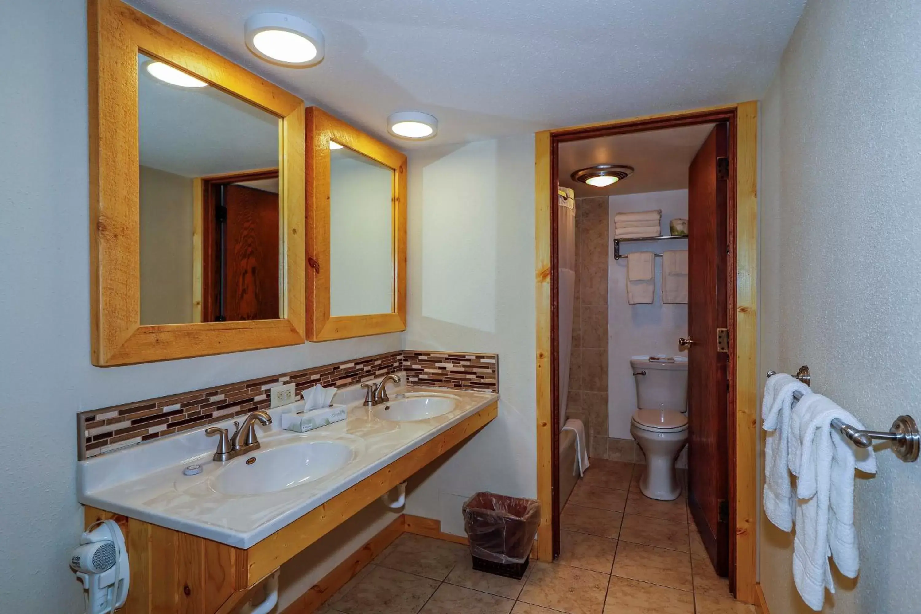 Bathroom in Round Barn Lodge