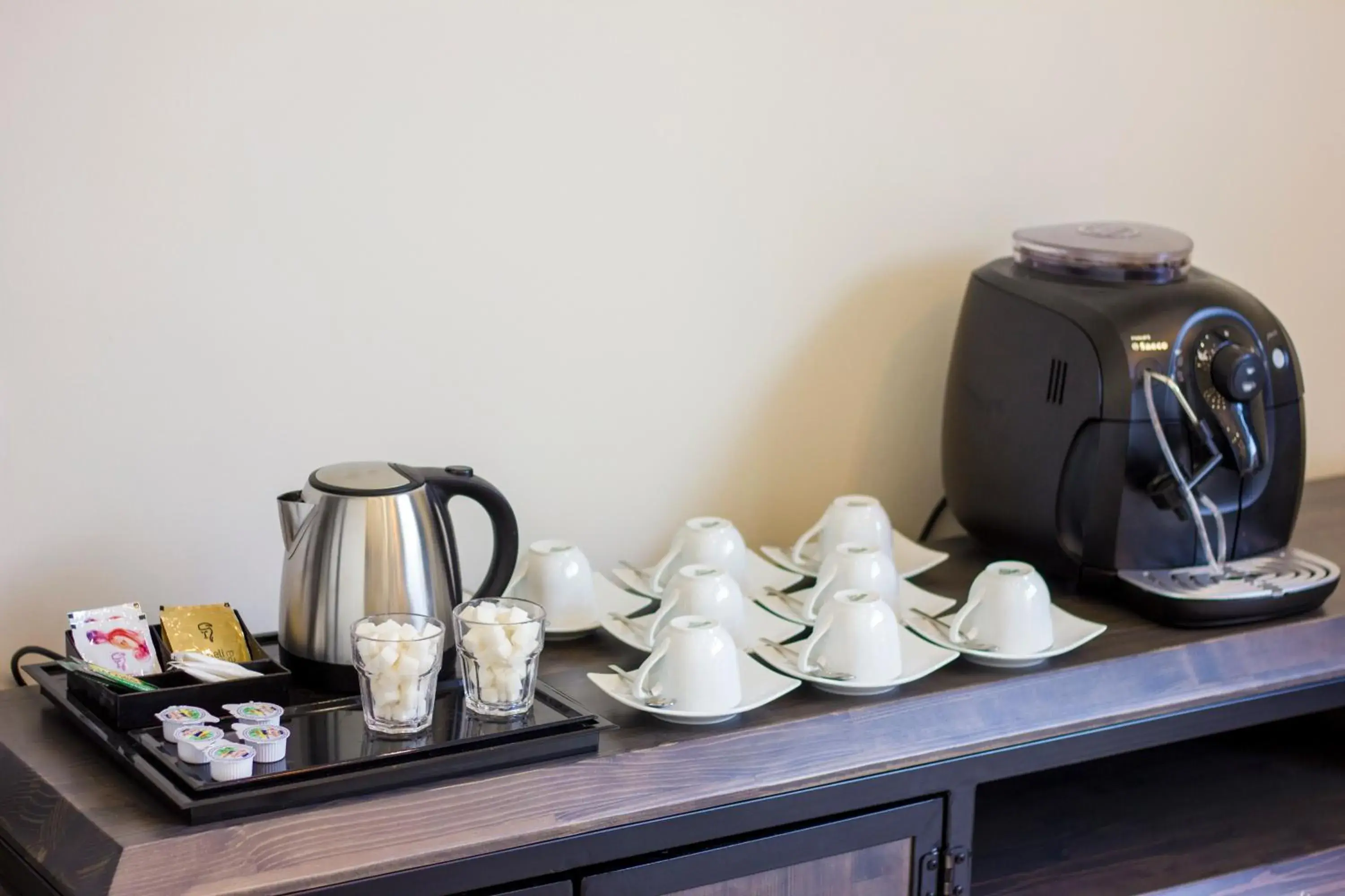 Staff, Coffee/Tea Facilities in Tribeca Hotel