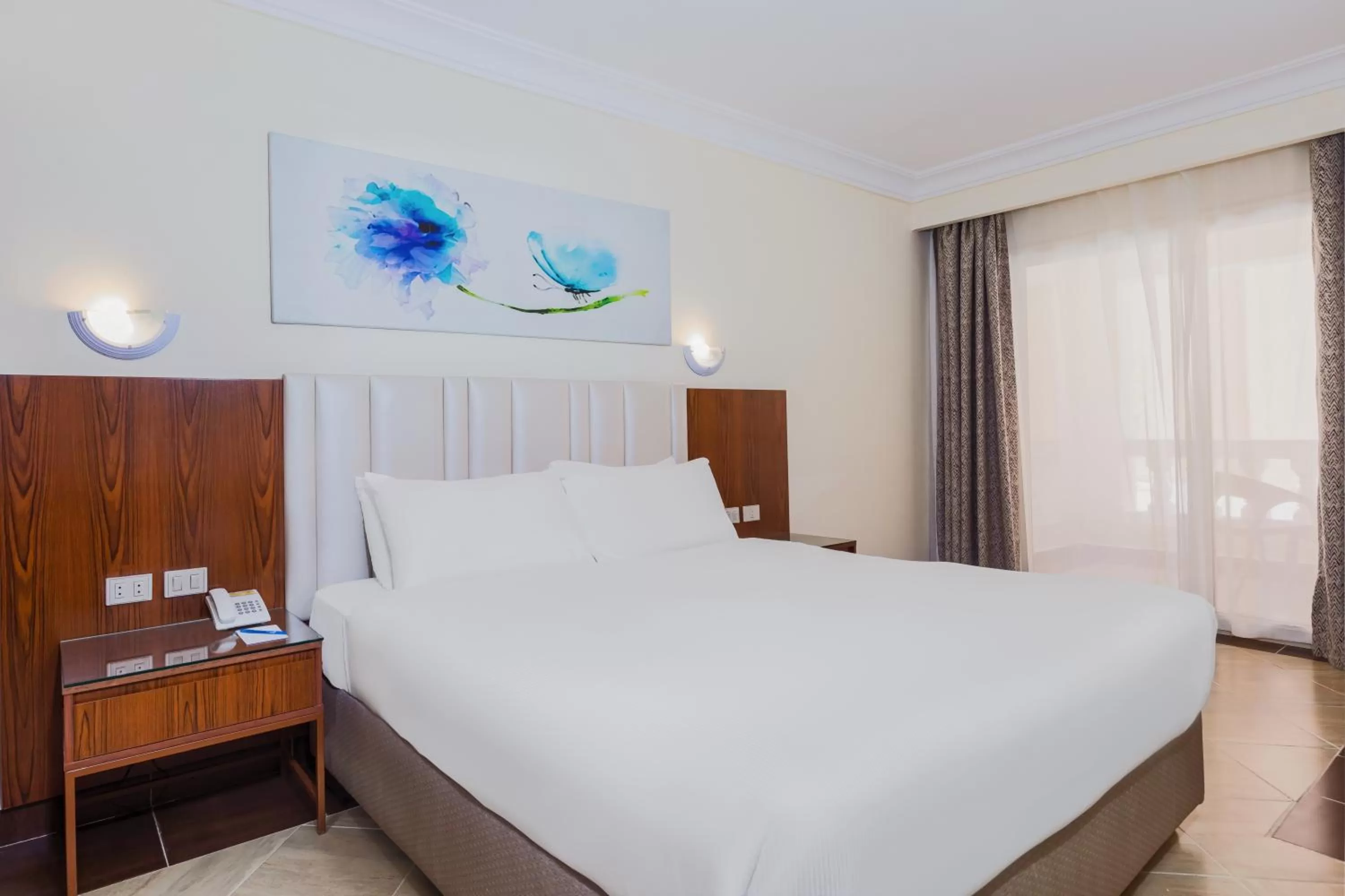 Bedroom, Bed in Pickalbatros Jungle Aqua Park - Neverland Hurghada