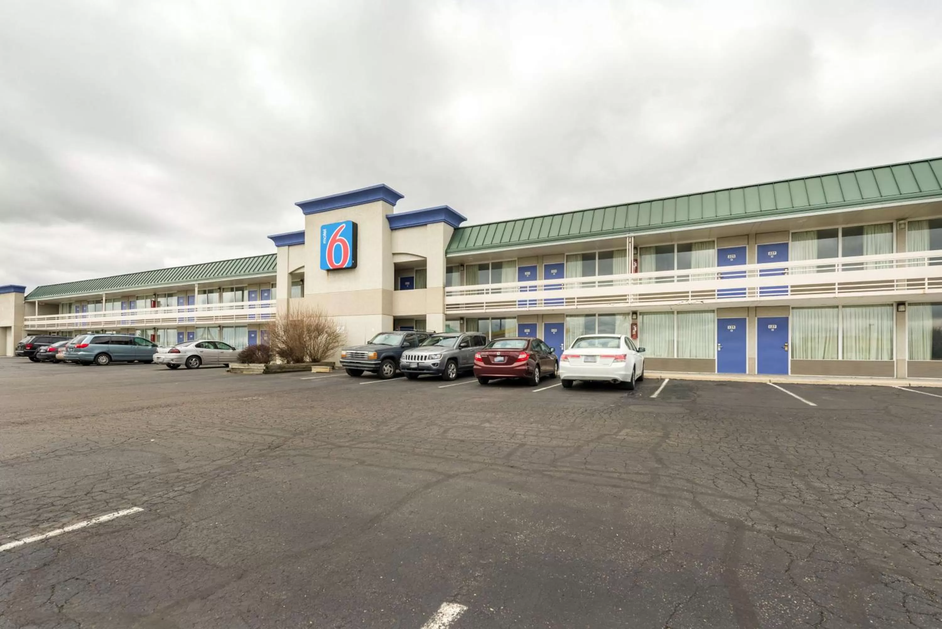 Property building in Motel 6-Troy, OH