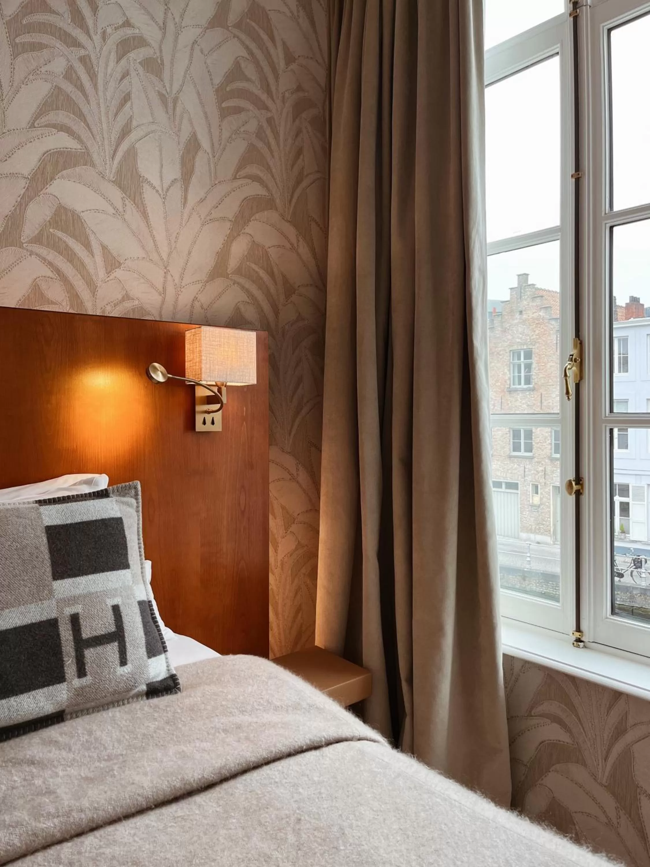 Bed in Hotel Van Cleef