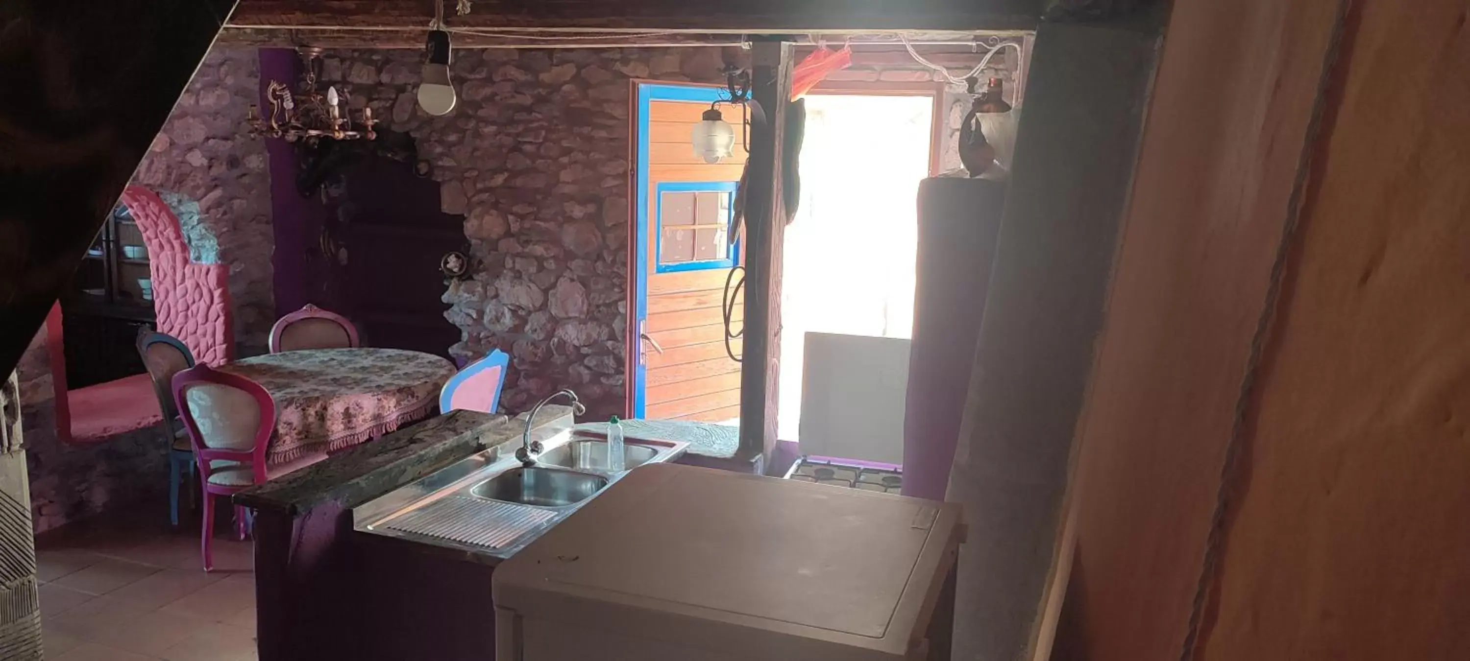 Kitchen or kitchenette in B&B Il Nuraghe