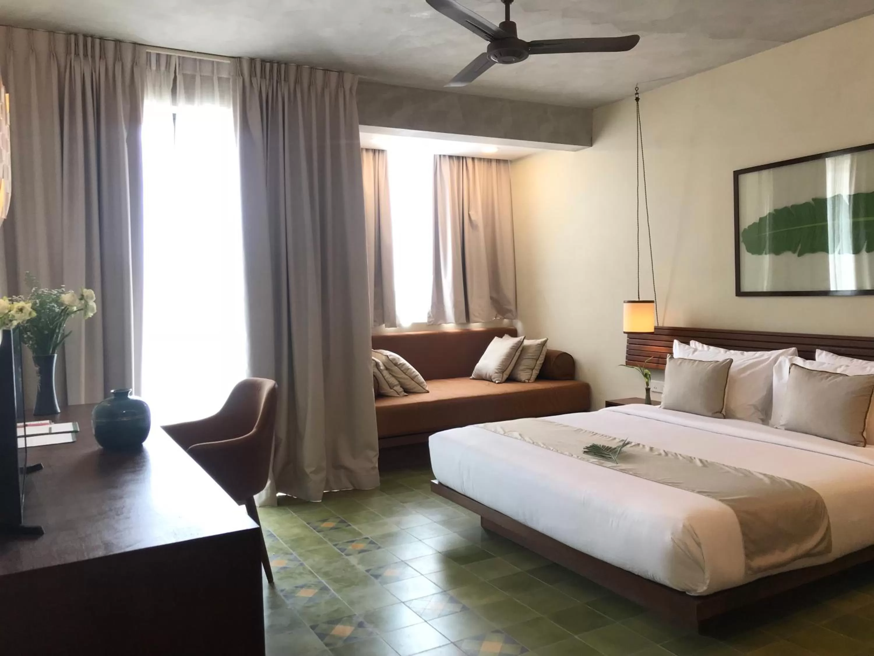 Photo of the whole room, Bed in Penh House Hotel