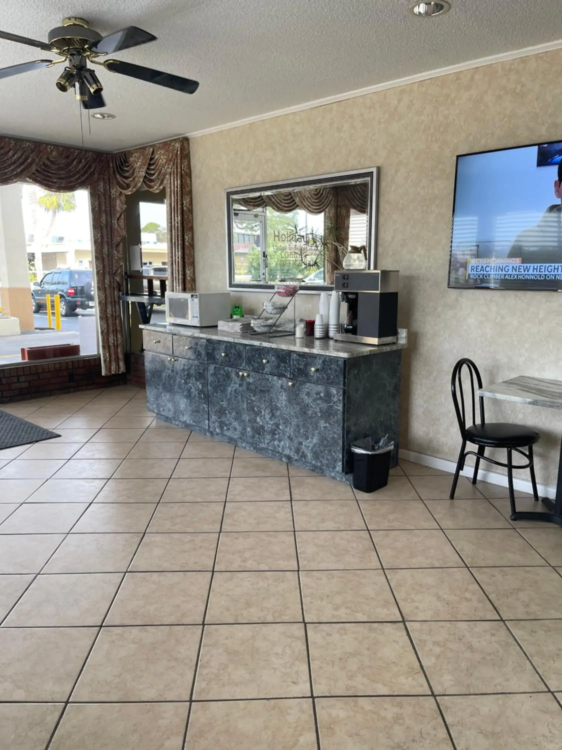 Lobby or reception, Lobby/Reception in Hole Inn the Wall Hotel - Sunset Plaza - Fort Walton Beach