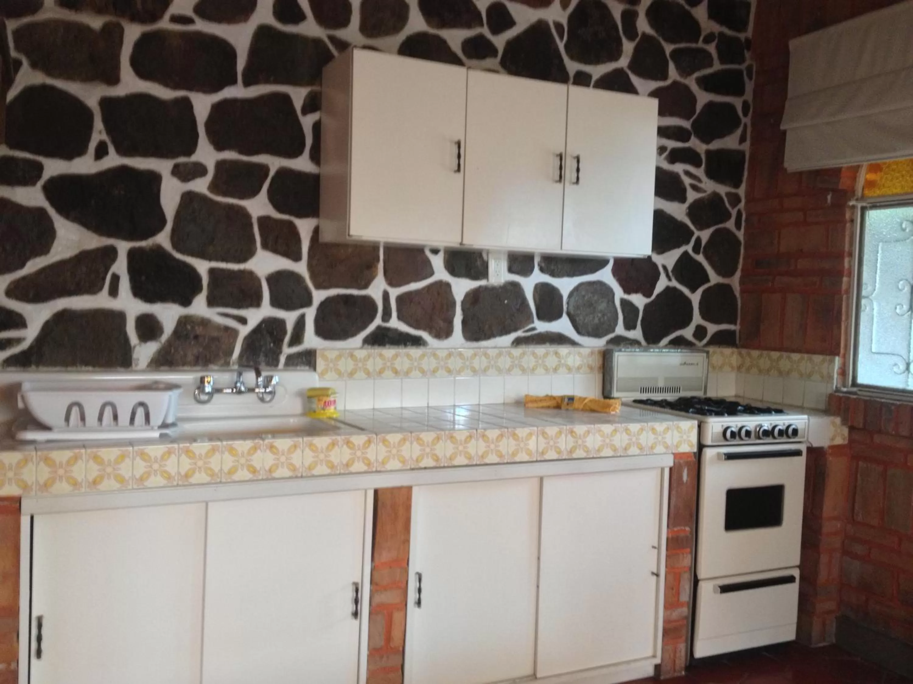 Photo of the whole room, Kitchen/Kitchenette in Mama Chuy Hotel & Villas