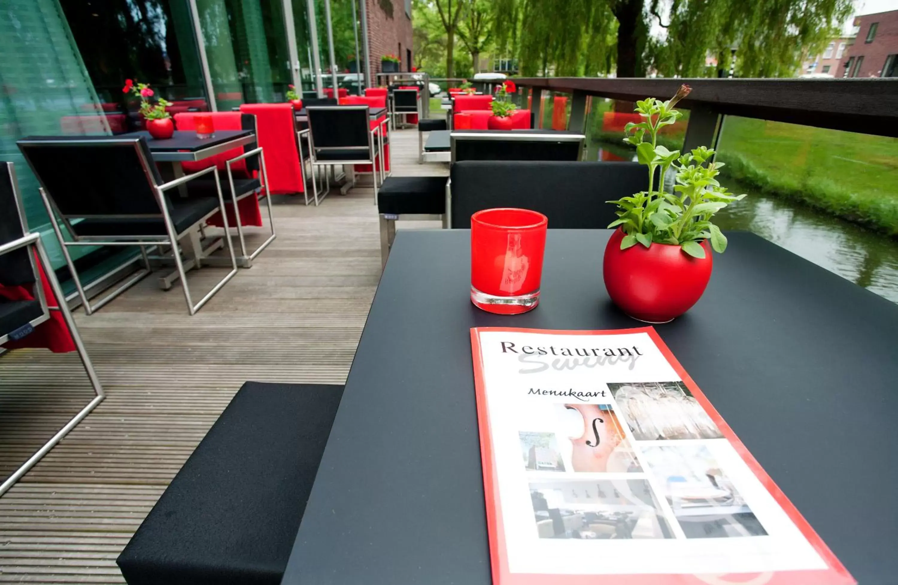 Balcony/Terrace, Restaurant/Places to Eat in Hampshire Hotel - Delft Centre