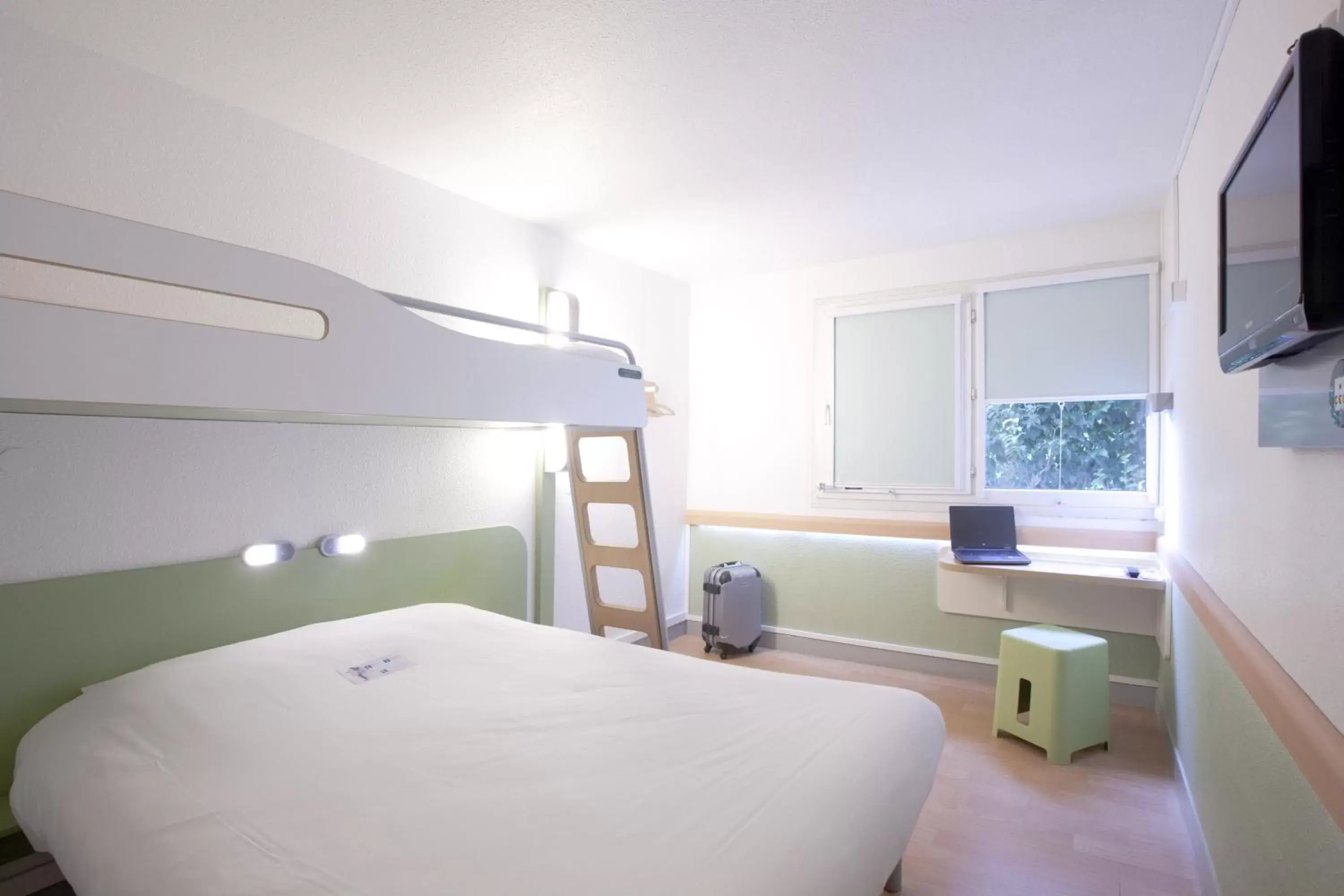 Photo of the whole room, Bunk Bed in Ibis Budget Saint Christol Les Alès