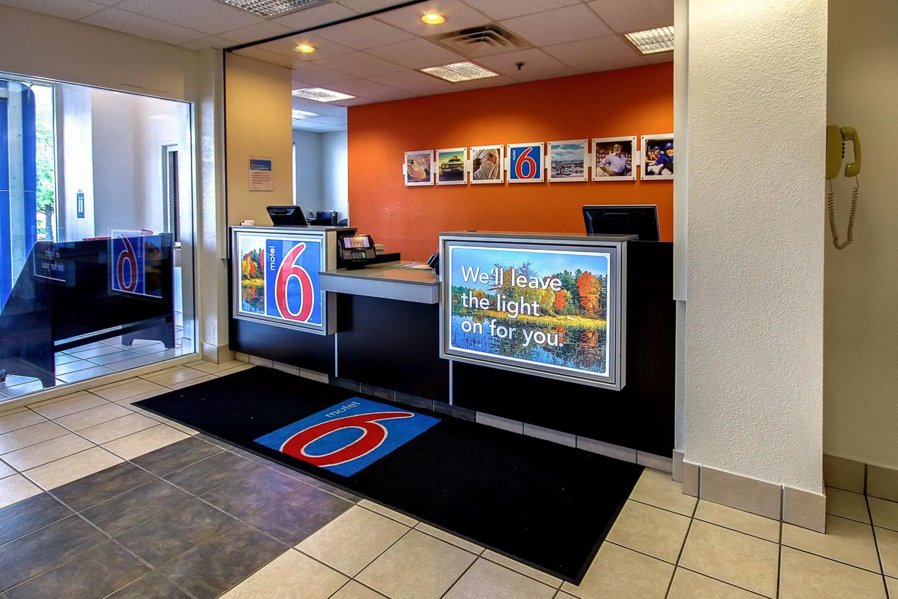 Property logo or sign, TV/Entertainment Center in Motel 6-King Of Prussia, PA - Philadelphia