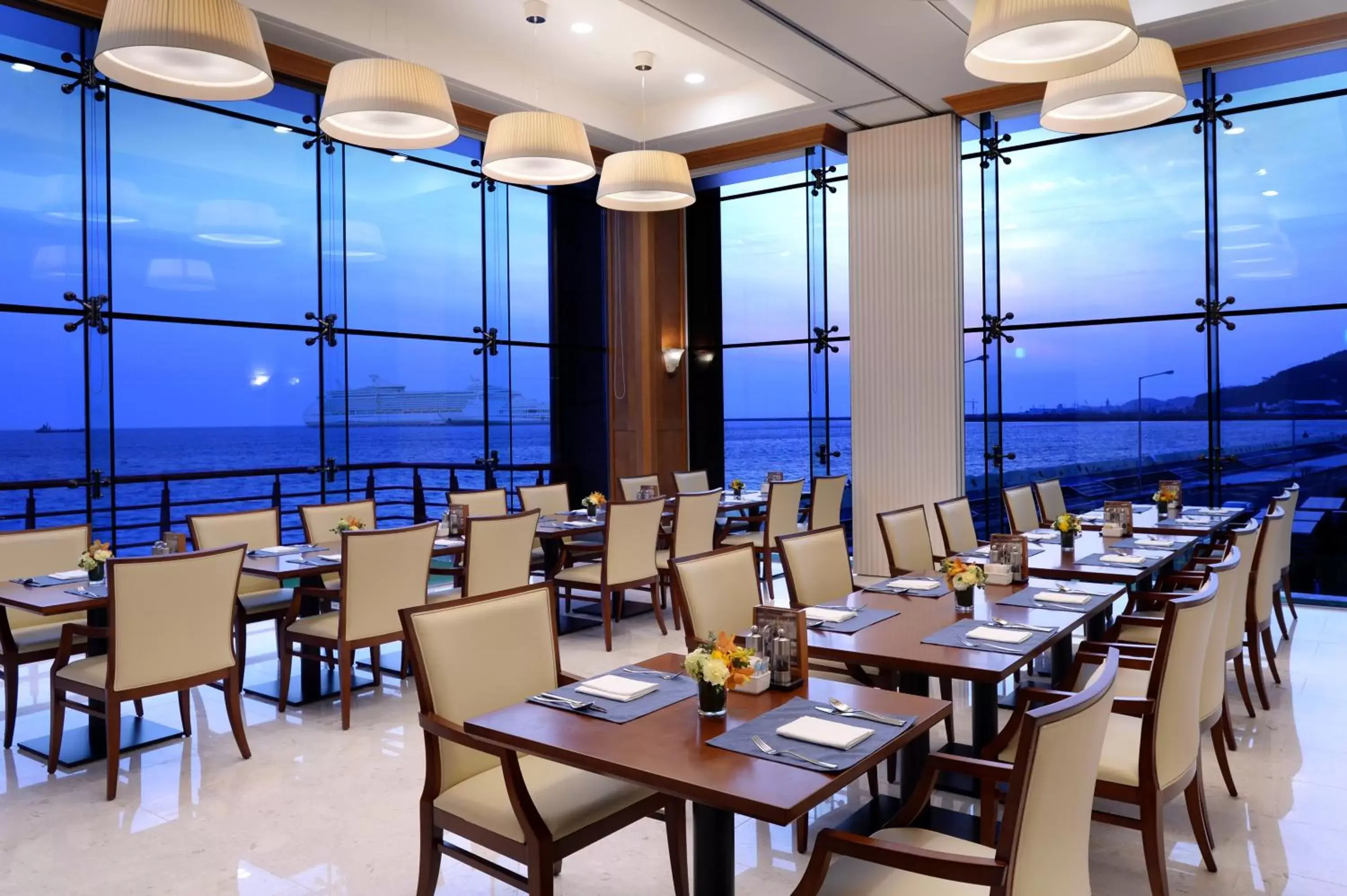 Restaurant/places to eat in Ramada Plaza by Wyndham Jeju Ocean Front Restaurant/places to eat in Ramada Plaza by Wyndham Jeju Ocean Front