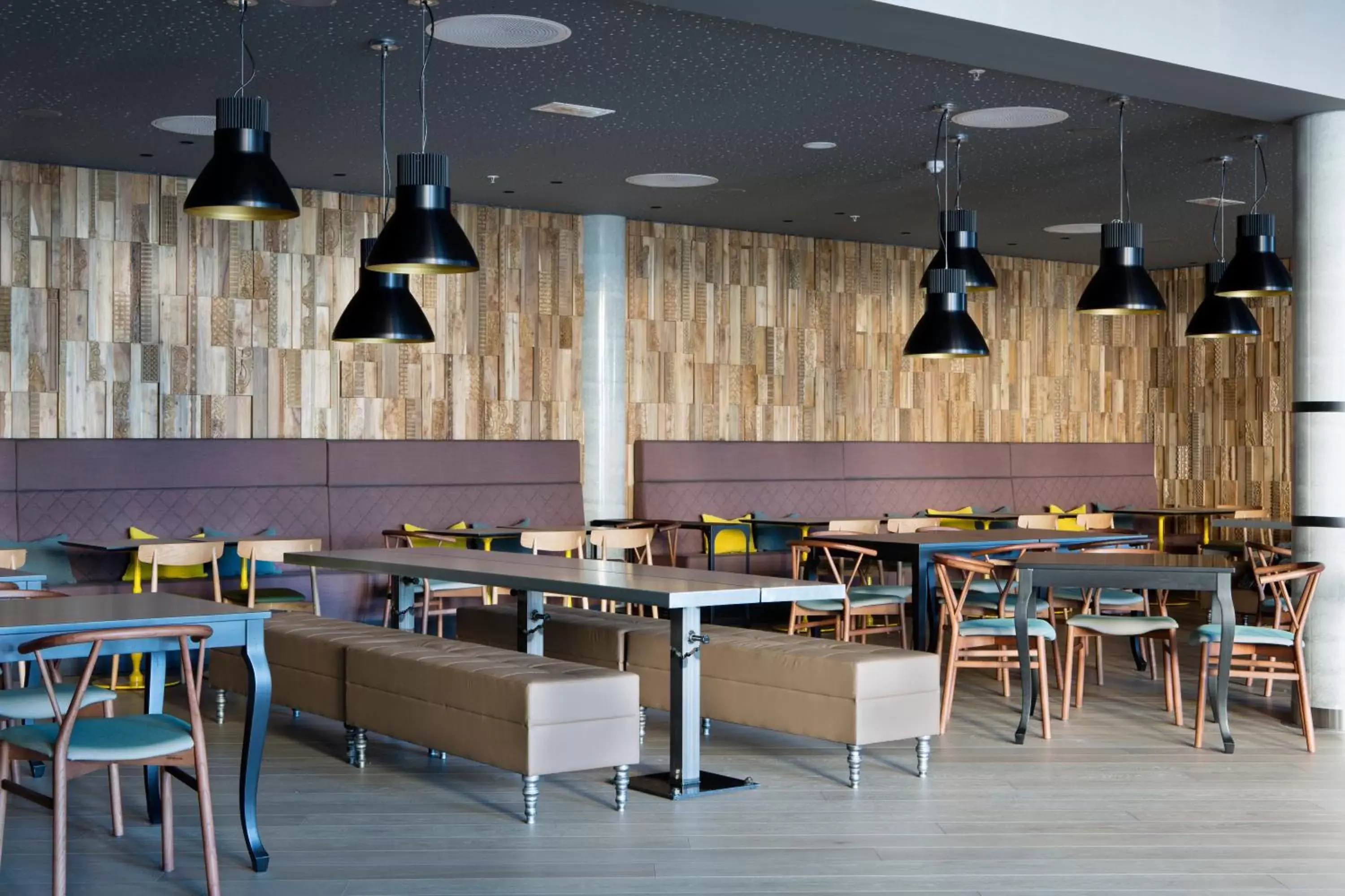 Restaurant/places to eat in Comfort Hotel Bergen Airport