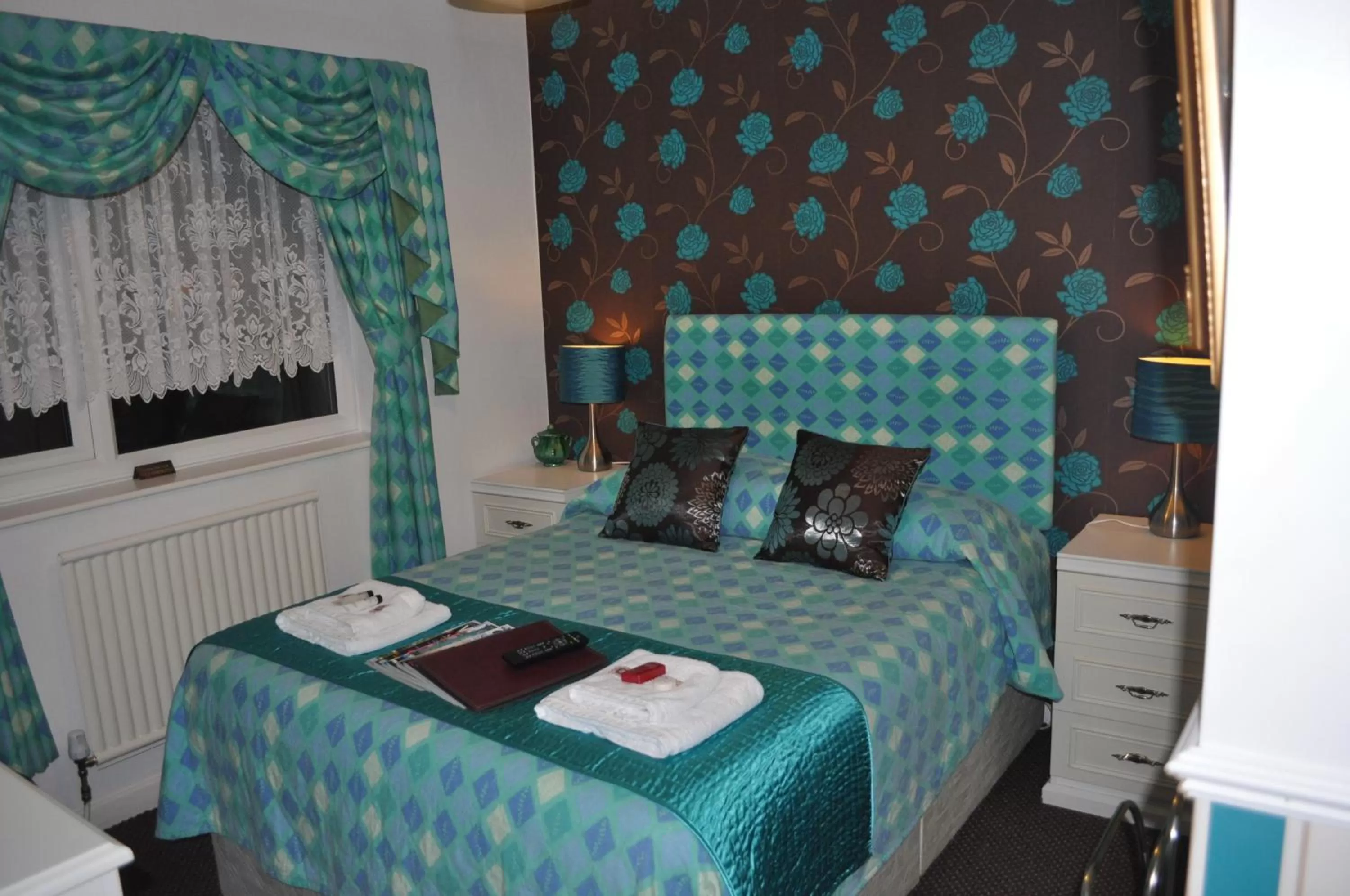 Bed in The New Guilderoy Hotel