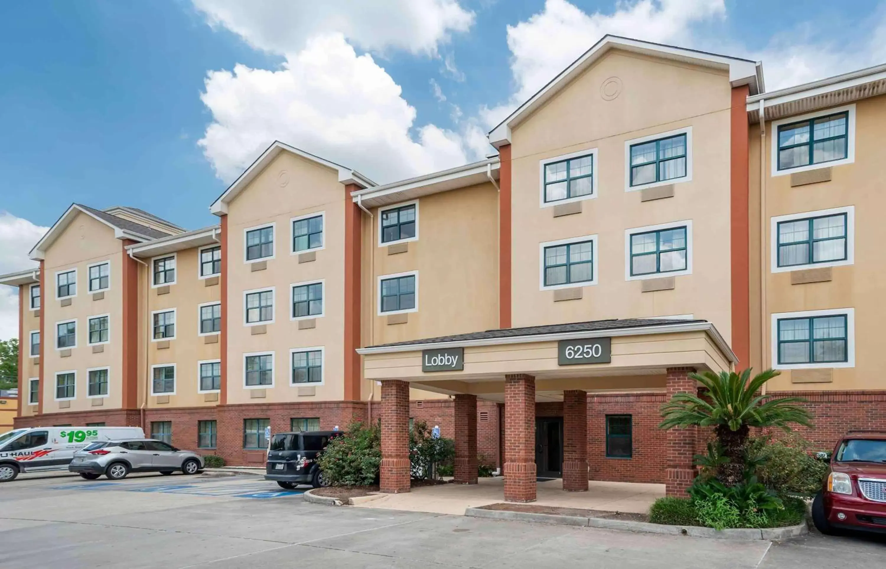 Property building in Extended Stay America Select Suites - Baton Rouge - Citiplace Property building in Extended Stay America Select Suites - Baton Rouge - Citiplace