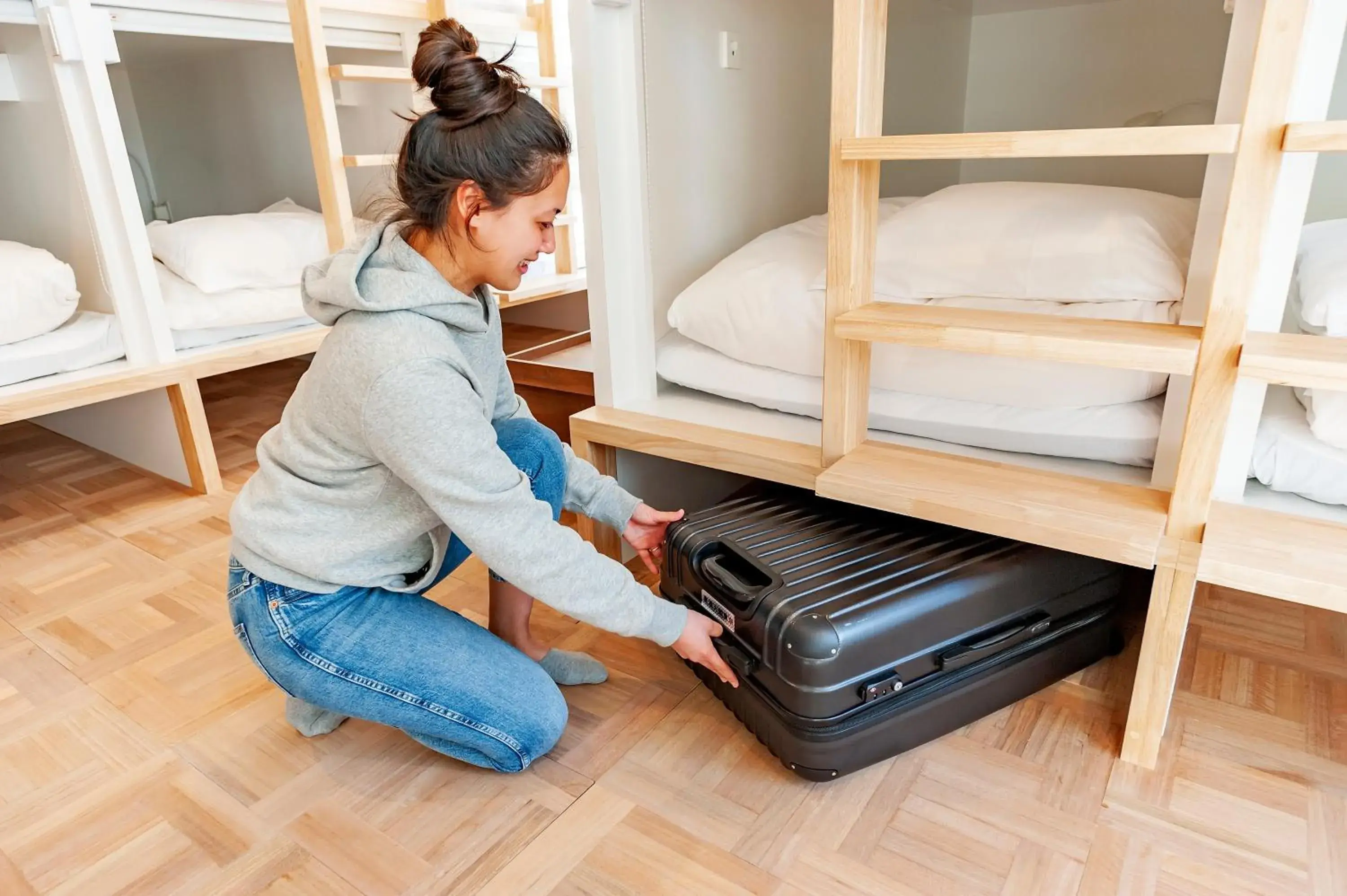 bunk bed in plat hostel keikyu haneda home