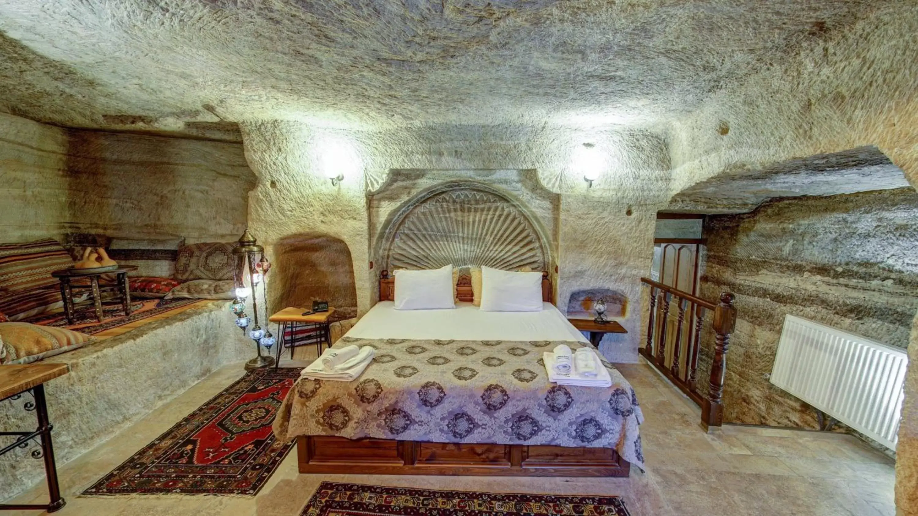 Bed in Chelebi Cave House Hotel