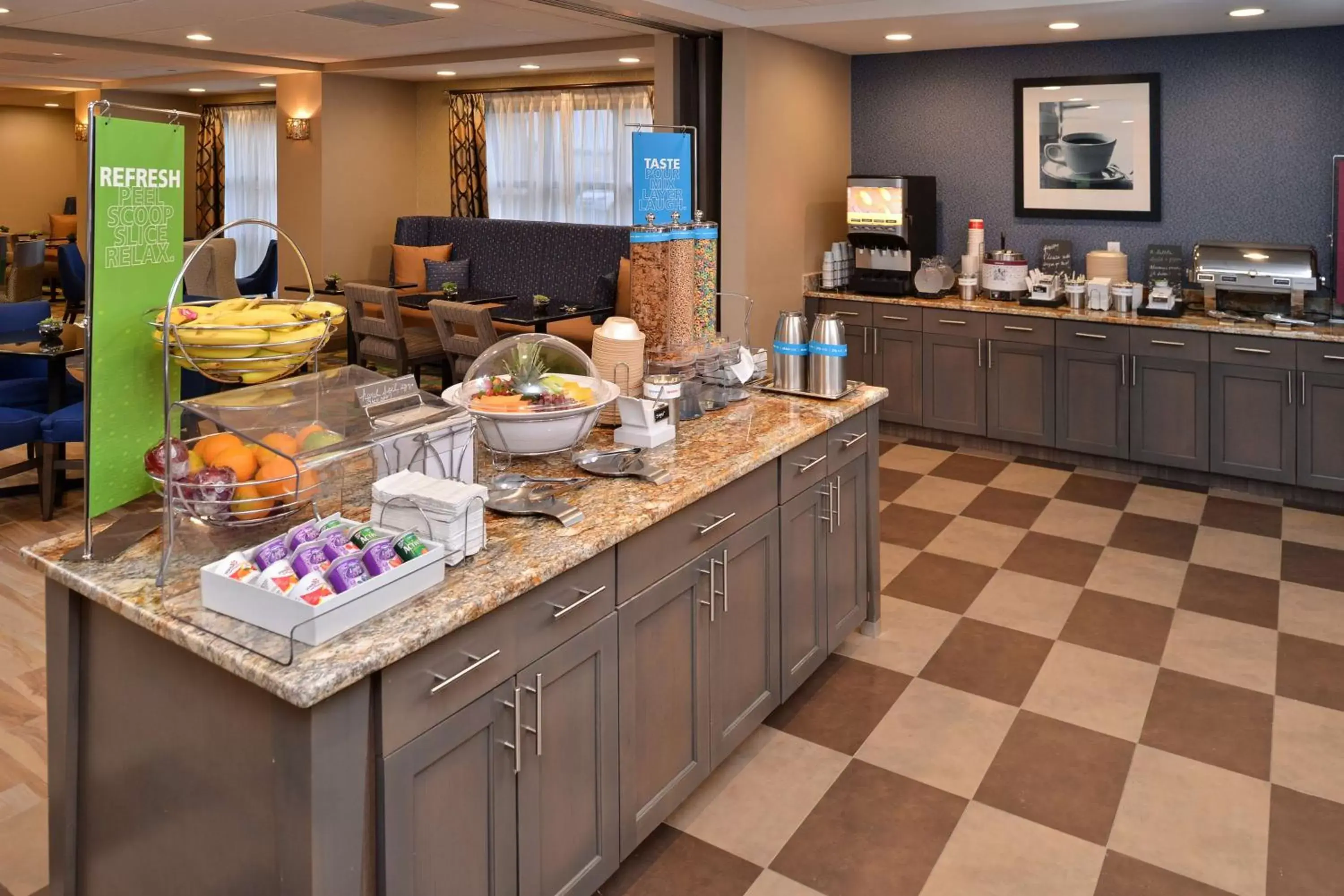 Dining area, Food in Hampton Inn Broussard-Lafayette