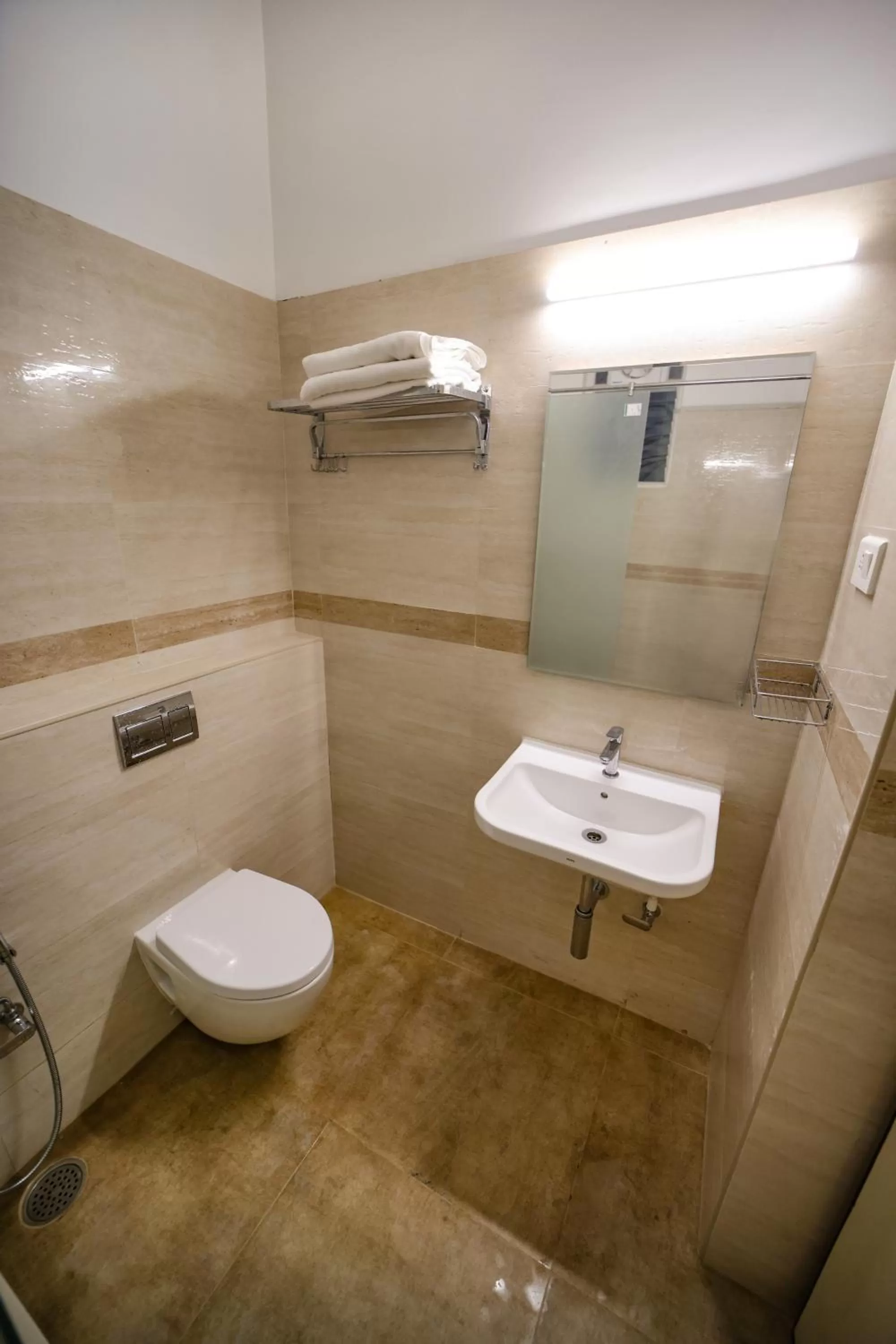 Toilet in Avenue 11 Premium Stays Madurai